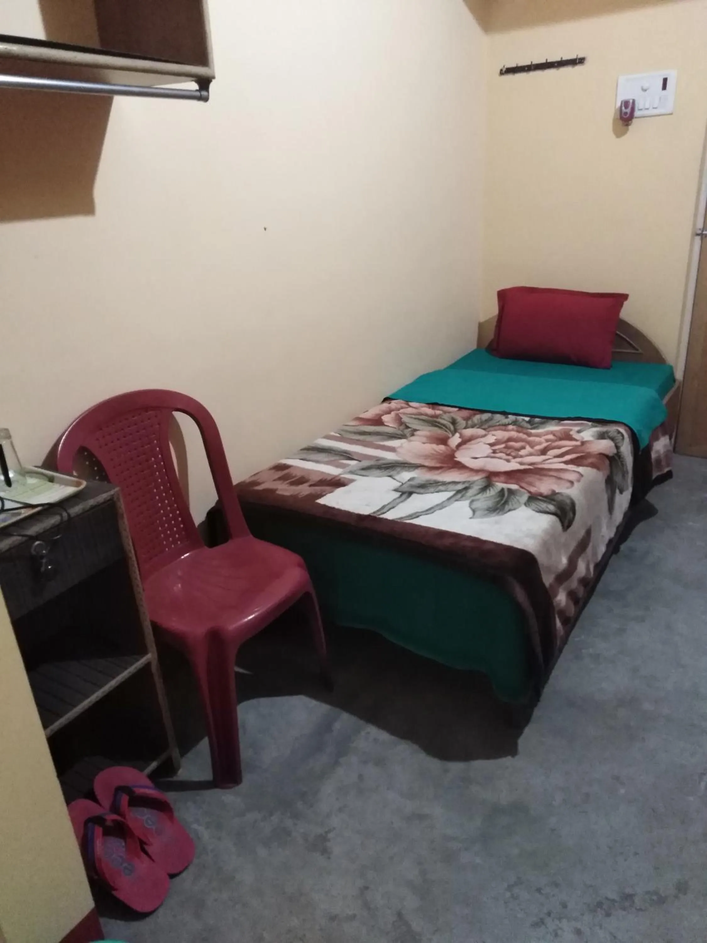 Photo of the whole room, Bed in Kundanbazar Guest House