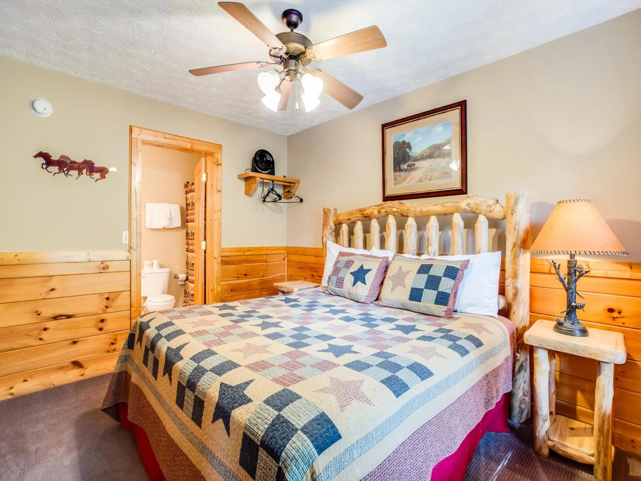 Bedroom, Bed in Saddle Ridge