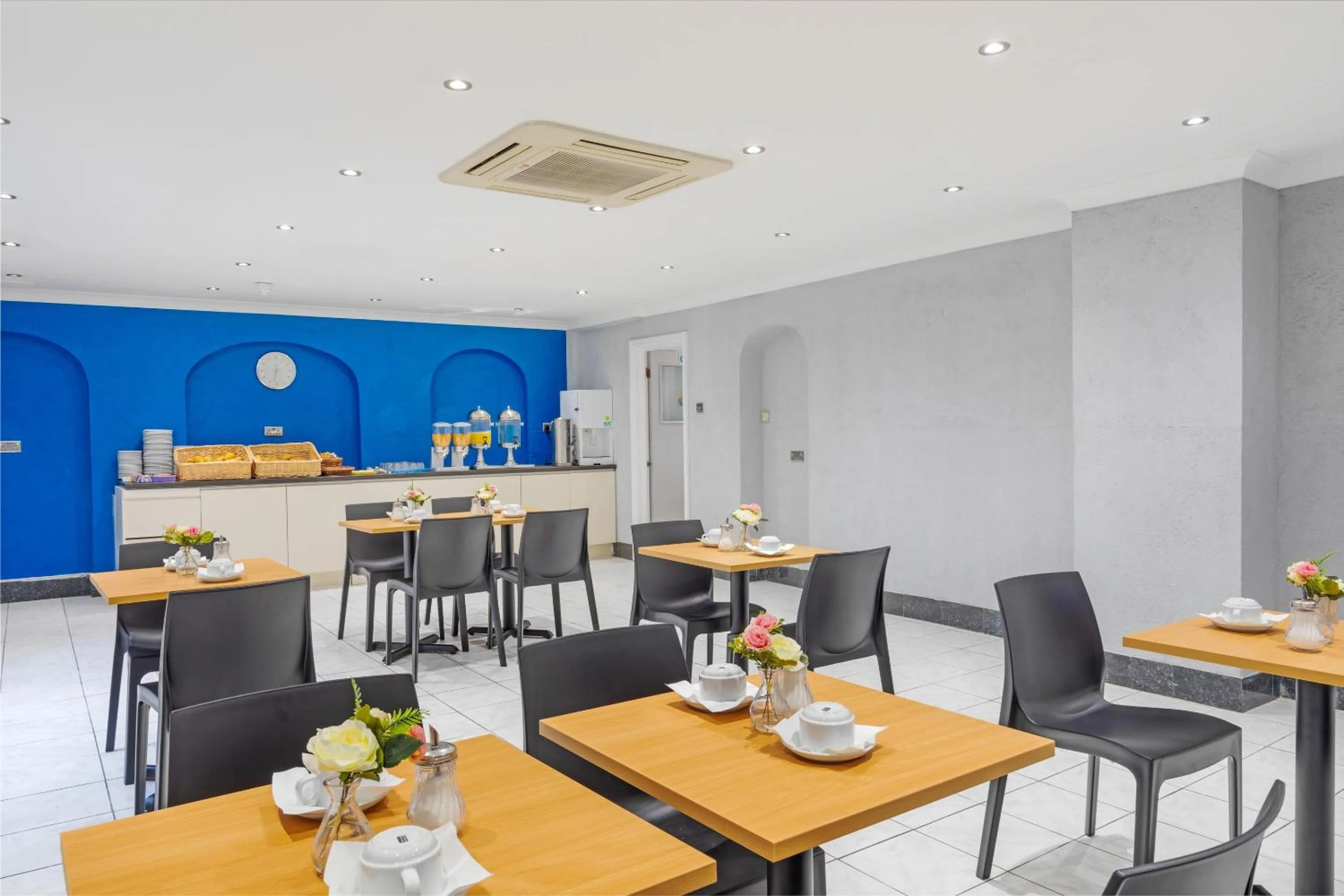 Restaurant/places to eat in Townhouse Apollo, Hyde Park