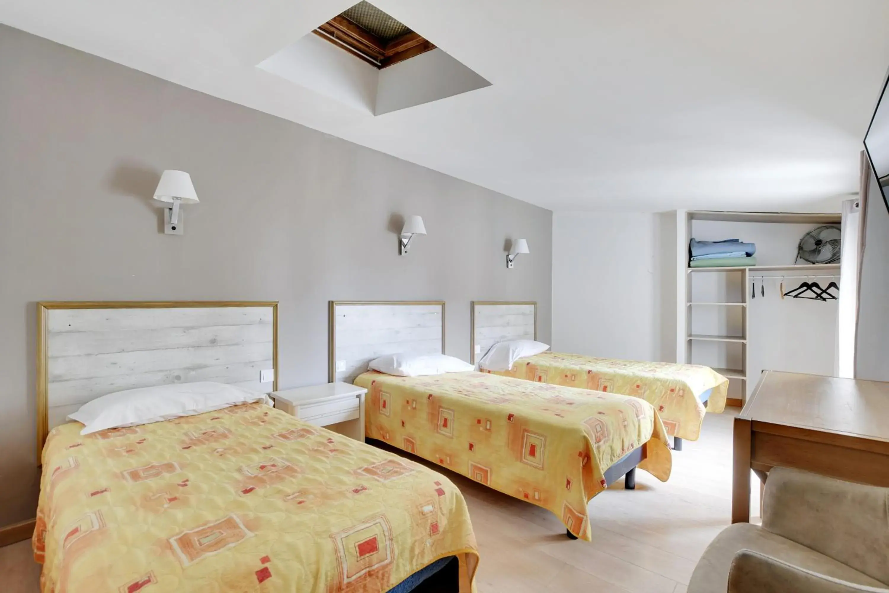 Comfort Triple Room in Hotel de l'Europe Comfort Triple Room in Hotel de l'Europe