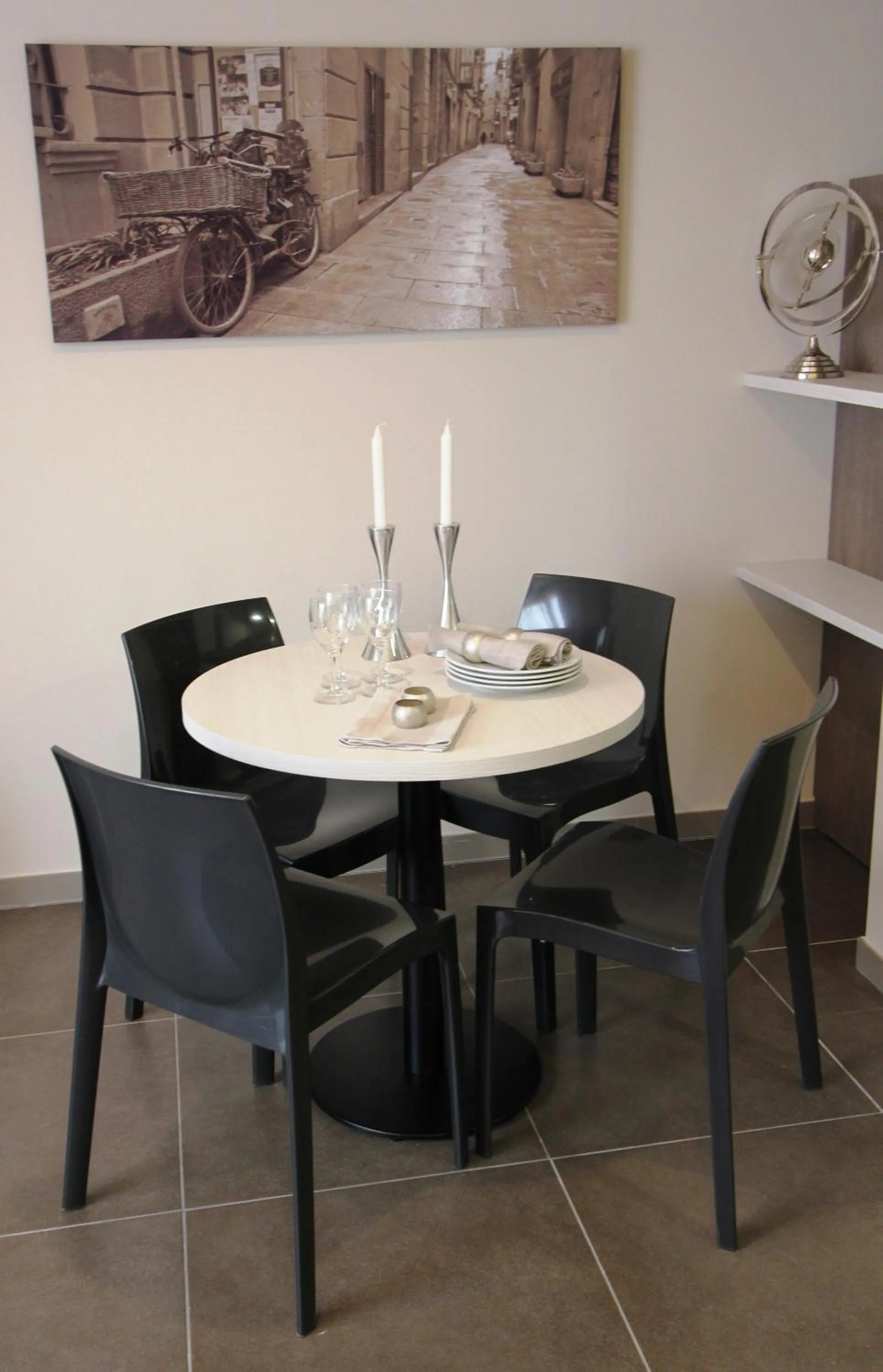 Dining area in Pierre & Vacances Barcelona Sants