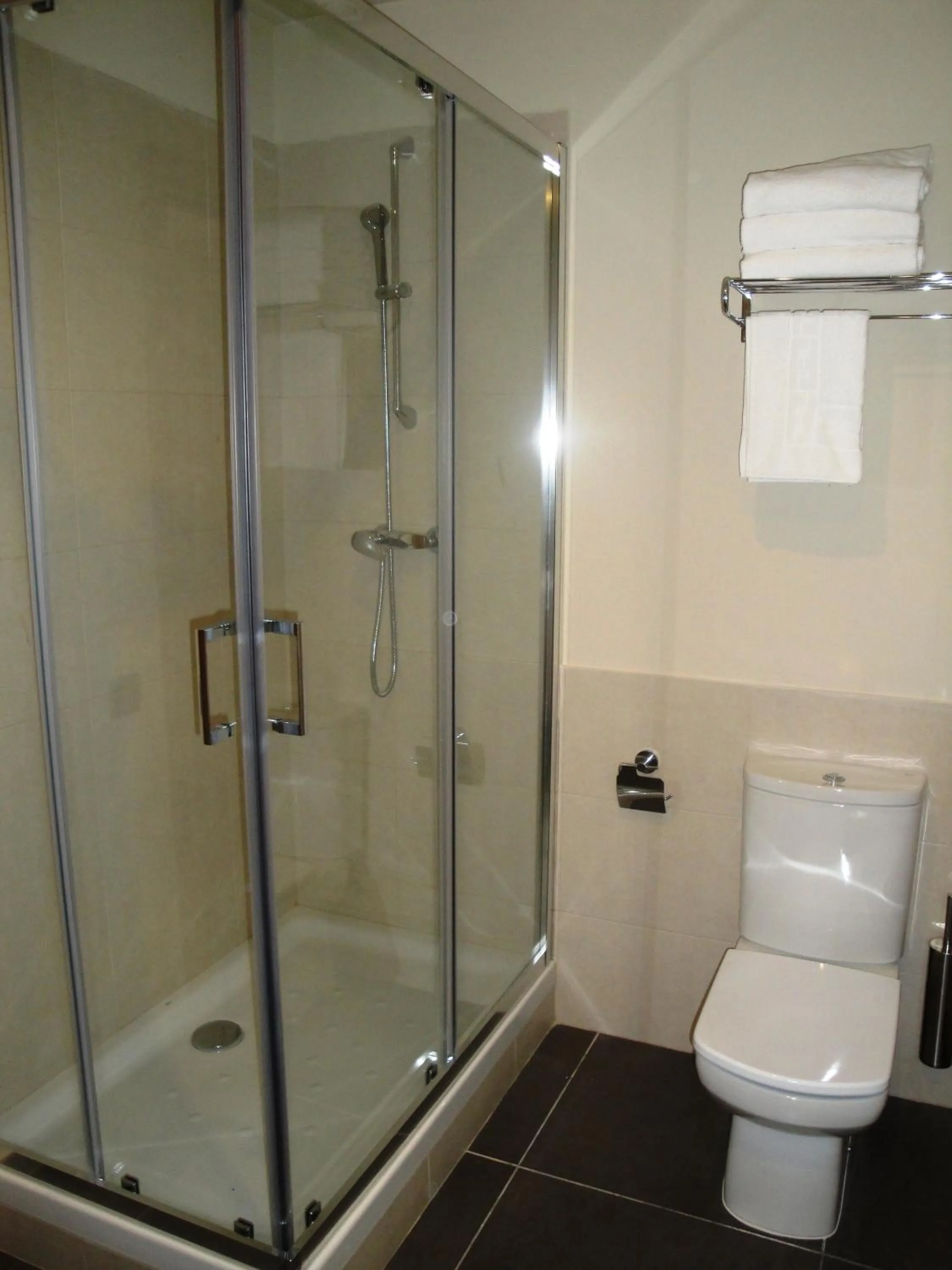 Bathroom in Pierre & Vacances Barcelona Sants