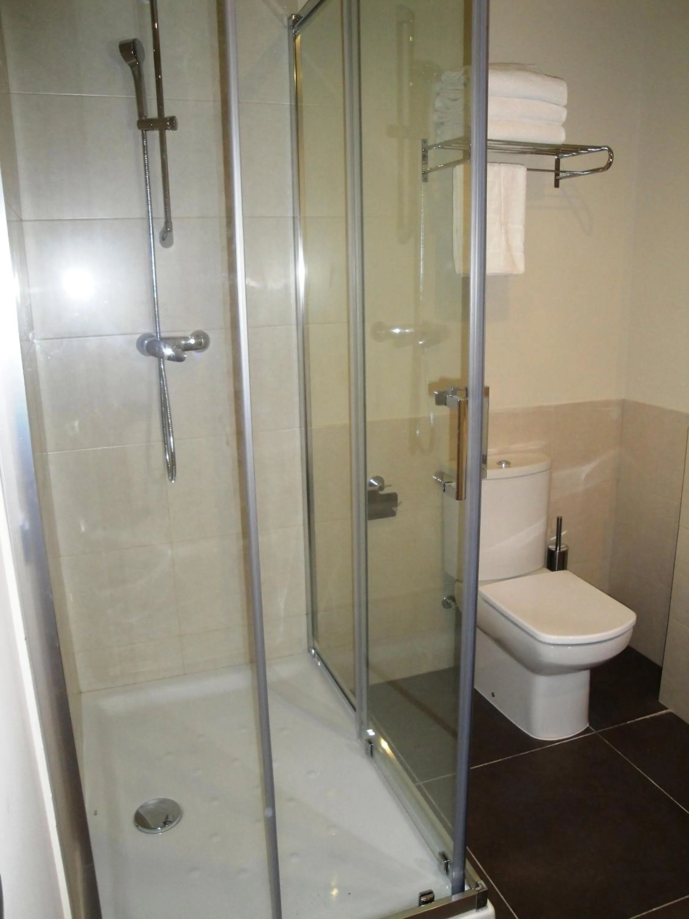 Bathroom in Pierre & Vacances Barcelona Sants