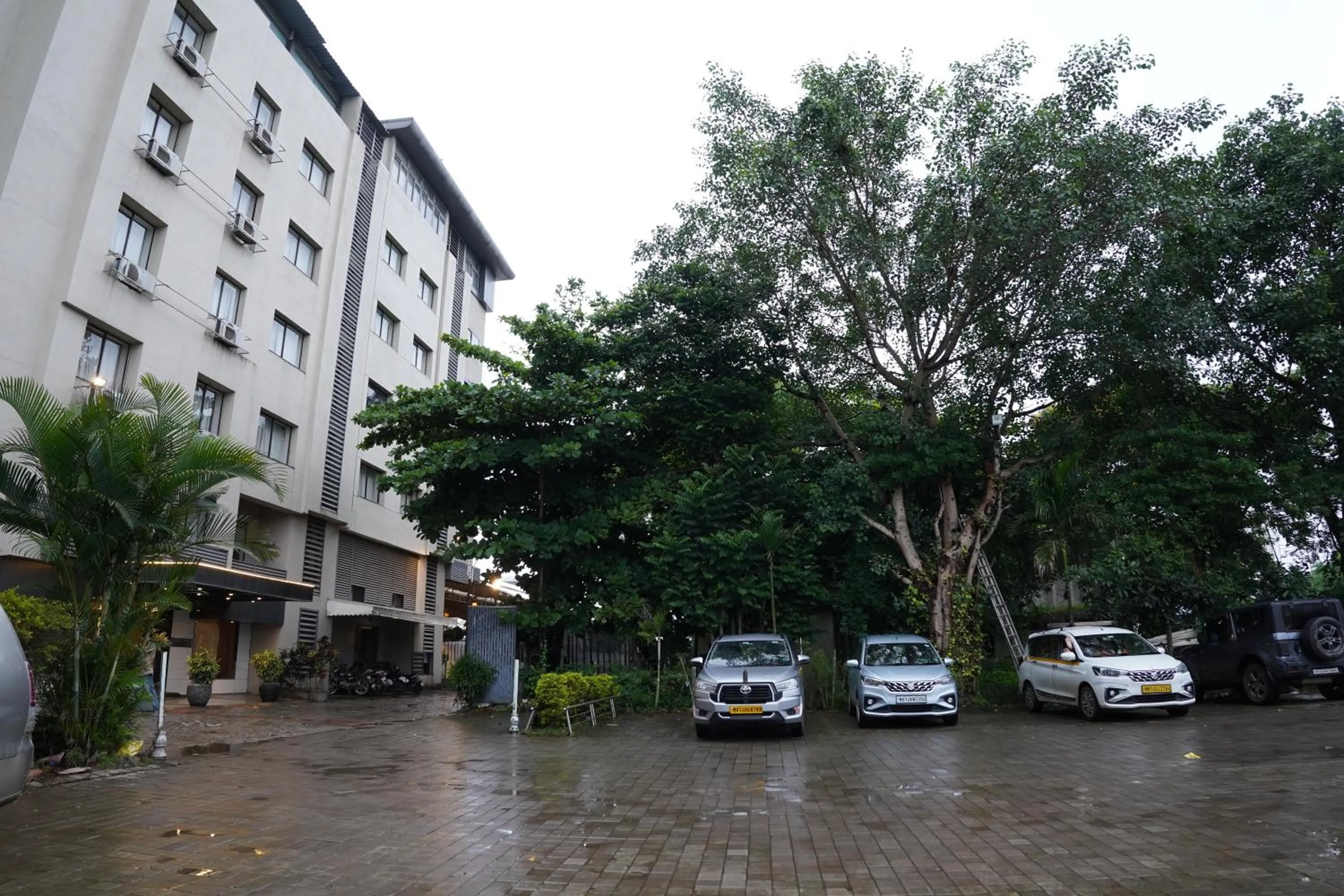 Day in Hotel Sadanand Regency - Newly Renovated