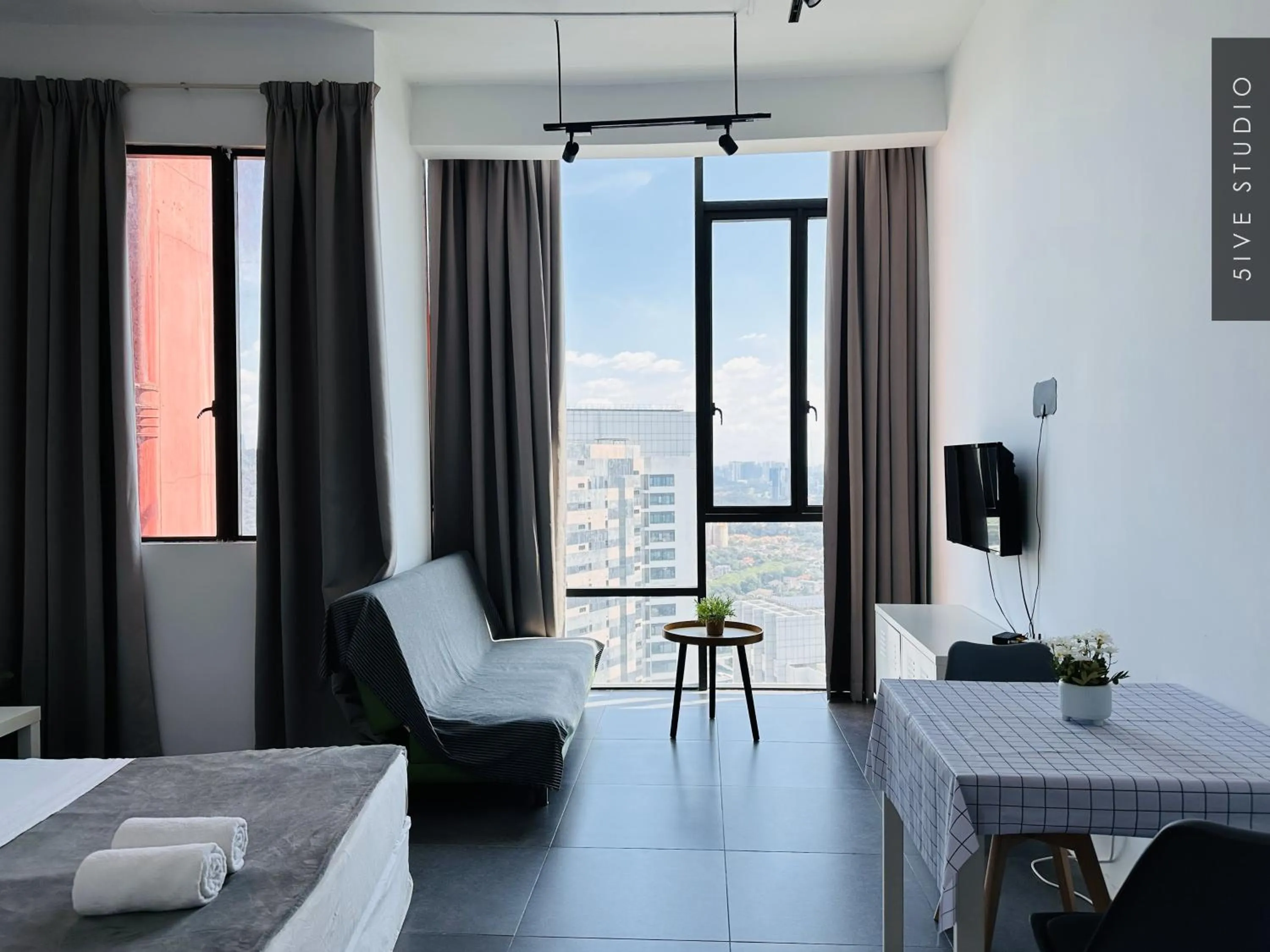 Property building, Bed in Five Studio - Empire Damansara