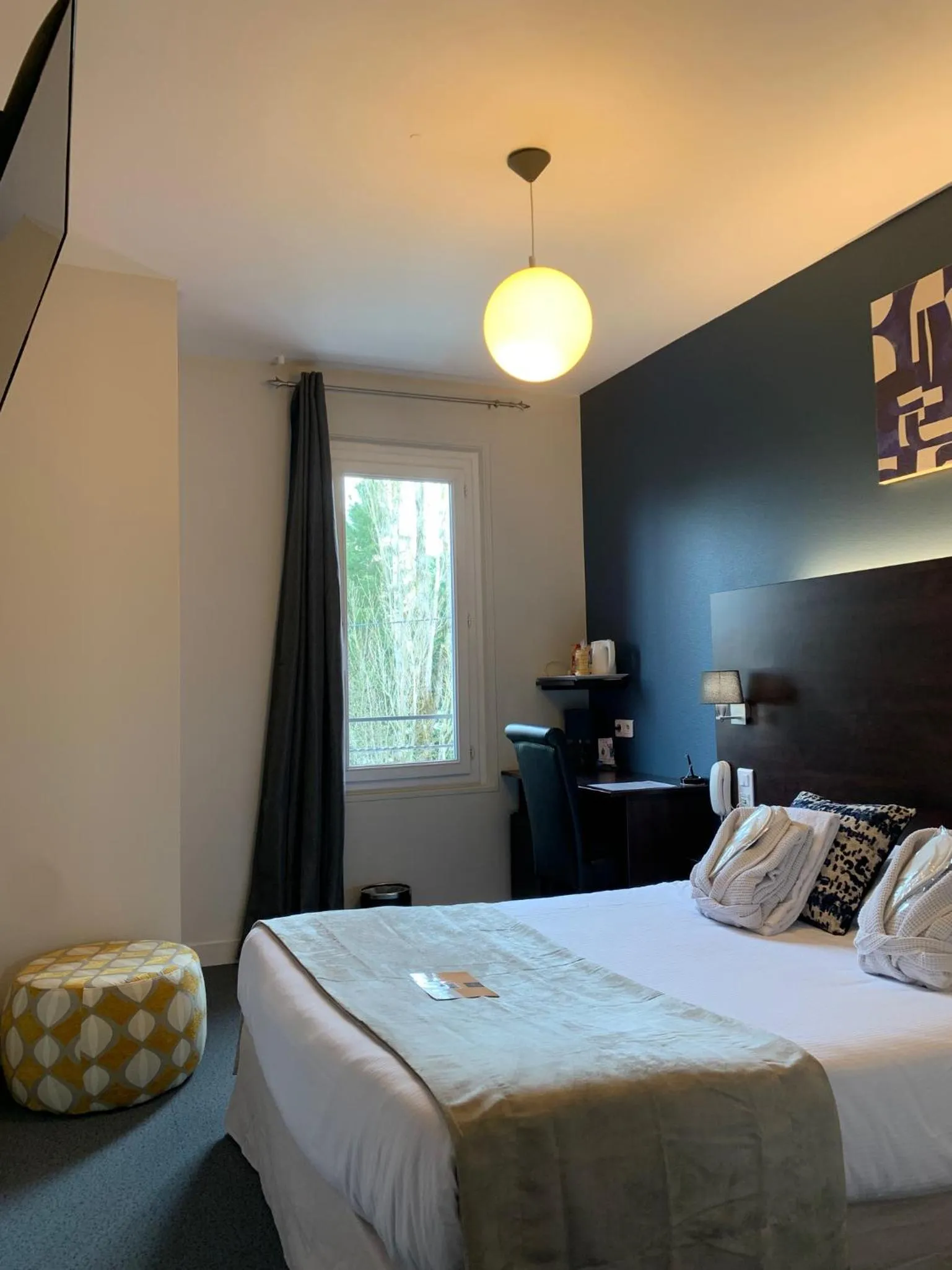 Photo of the whole room, Bed in Logis hôtel Aux Berges de l'Aveyron