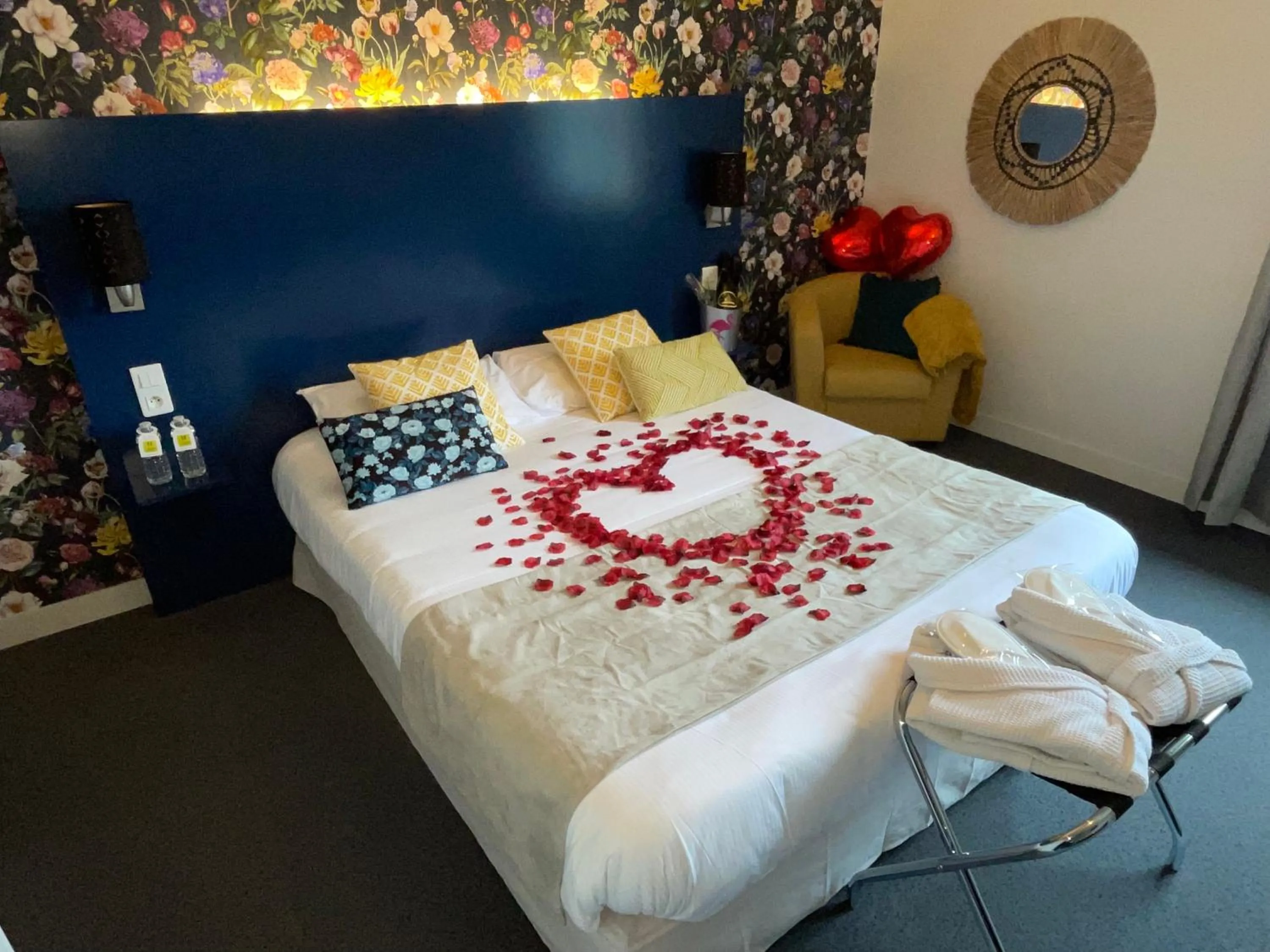 Bedroom, Bed in Logis hôtel Aux Berges de l'Aveyron