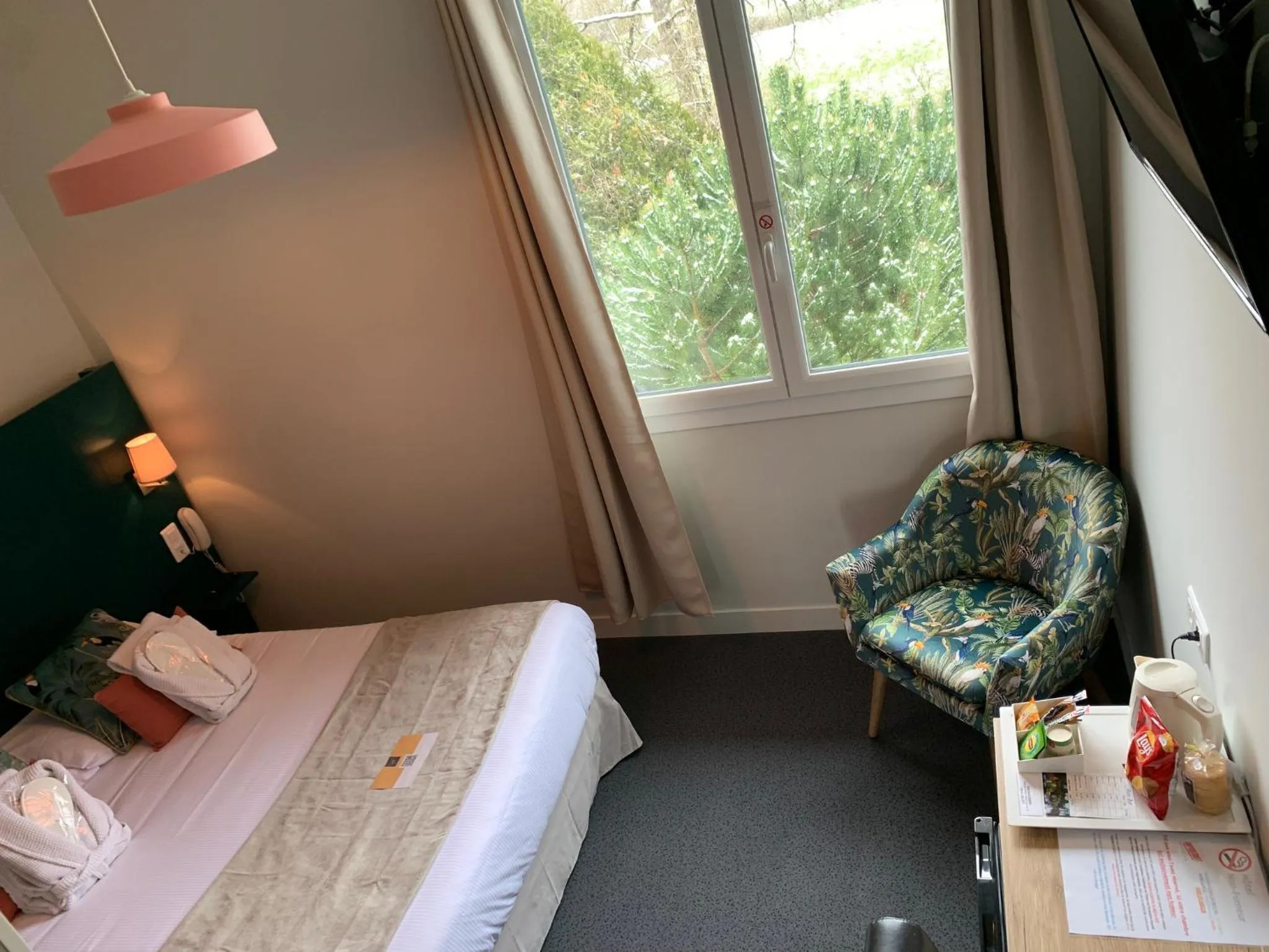 Bedroom, Bed in Logis hôtel Aux Berges de l'Aveyron