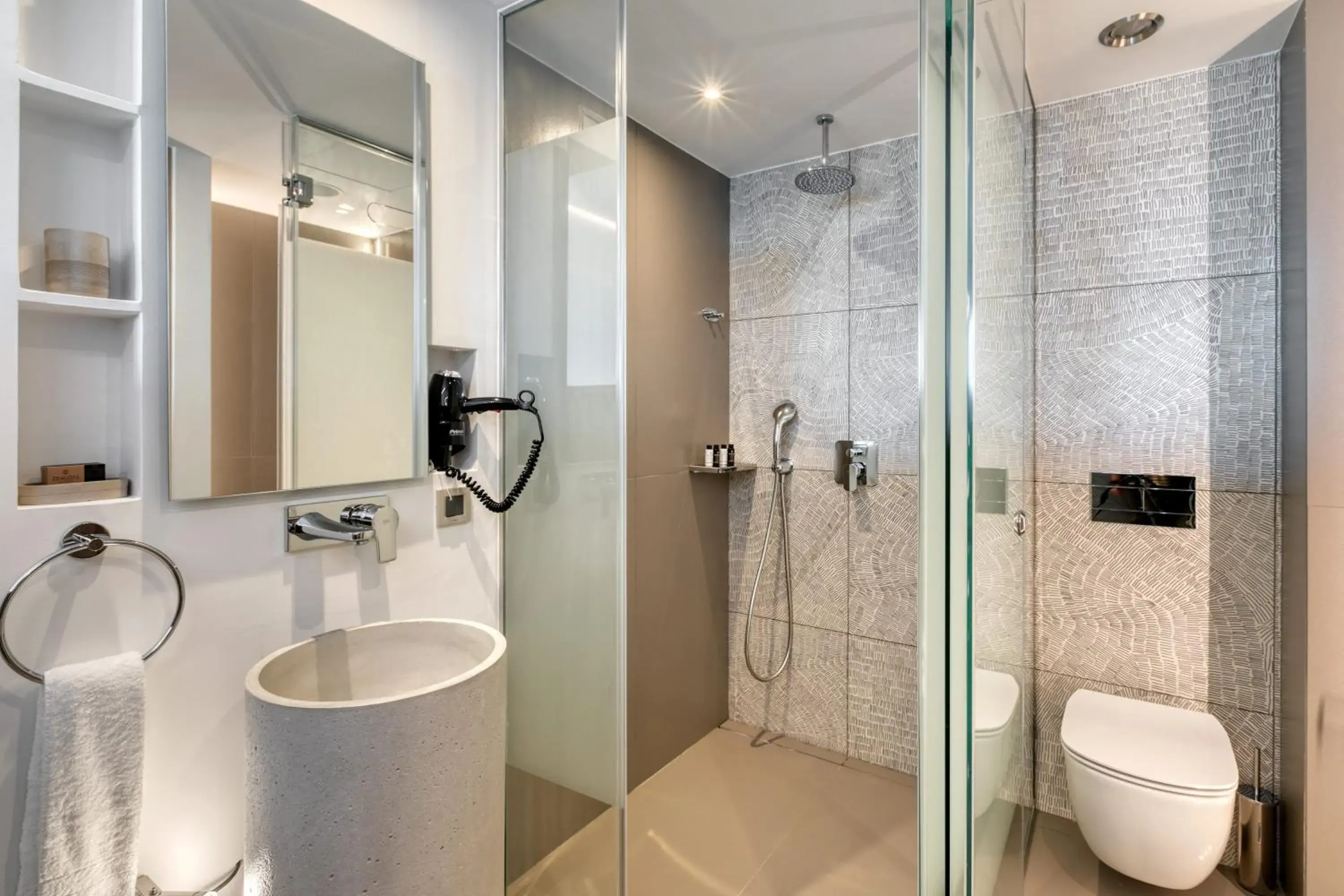 Deluxe Double or Twin Room in LAS HOTEL & SPA Deluxe Double or Twin Room in LAS HOTEL & SPA