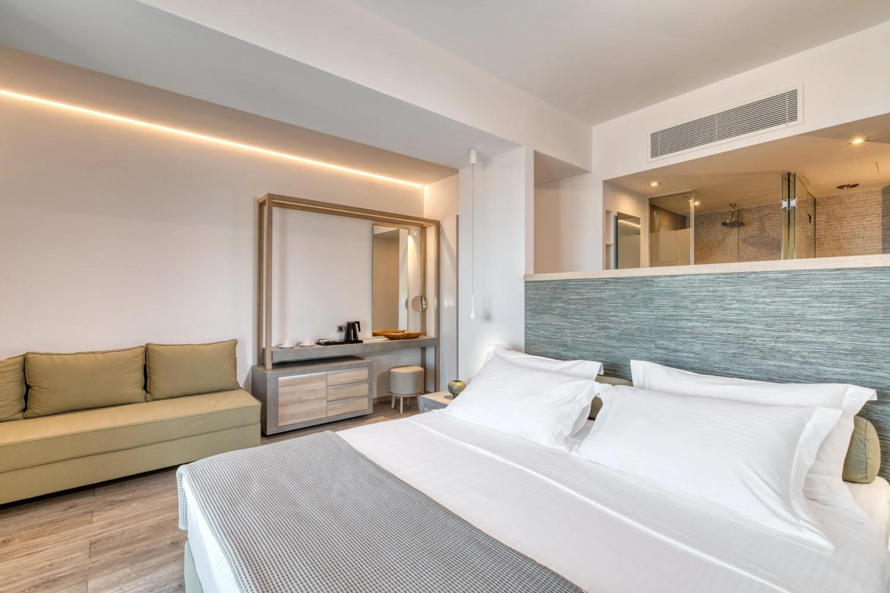 Bedroom, Bed in LAS HOTEL & SPA