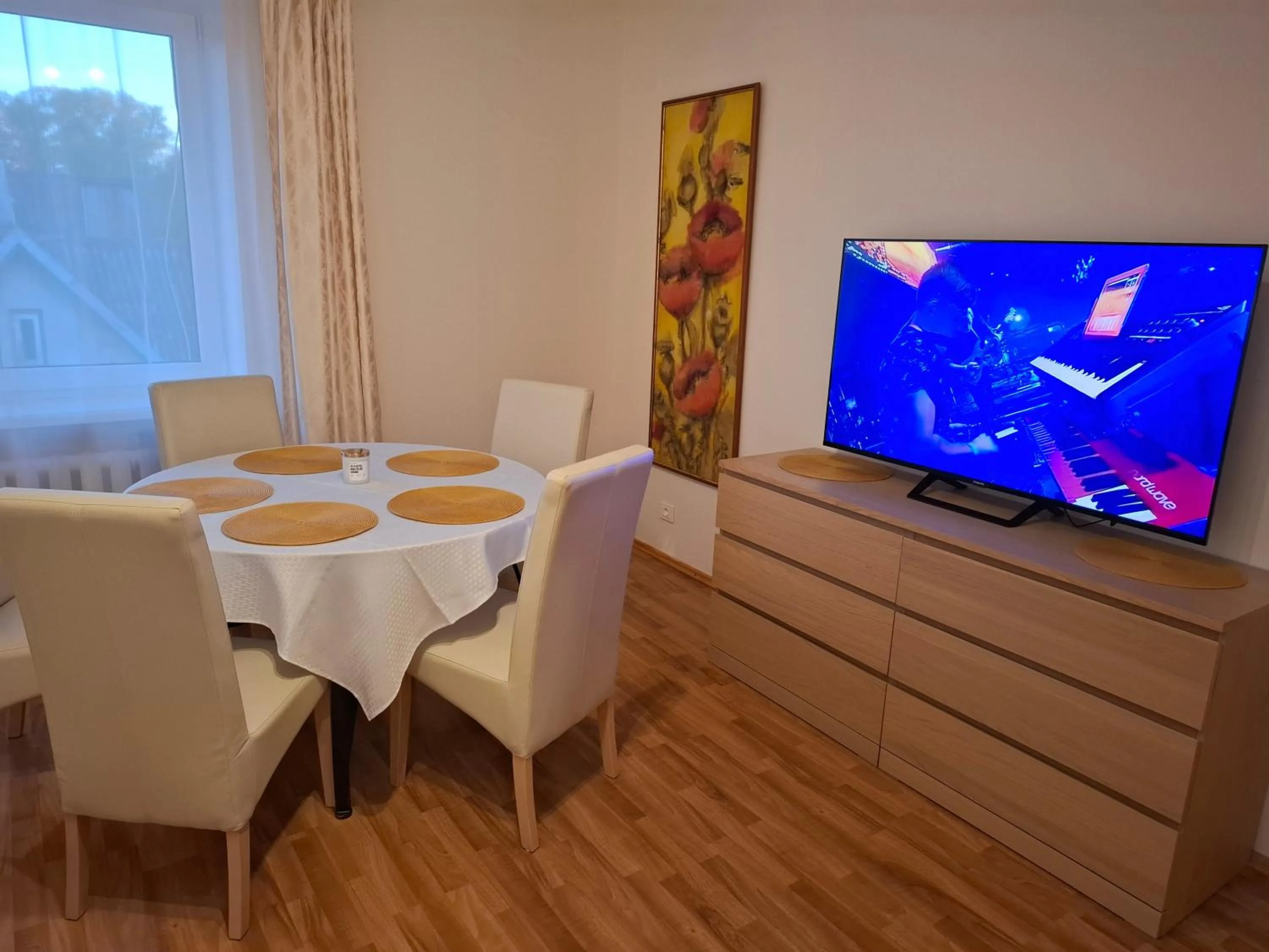 Apartamentai šalia baseino