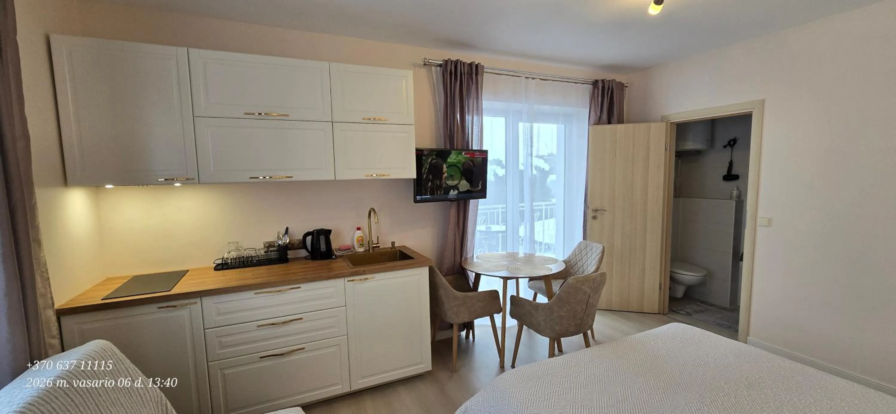 Apartamentai šalia baseino