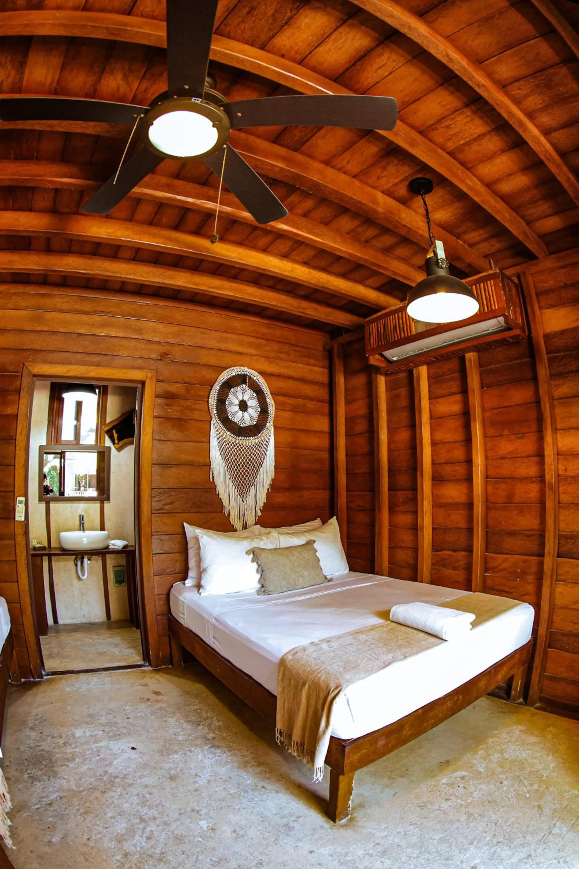 Bed in Coconut by ÓOL Hotels