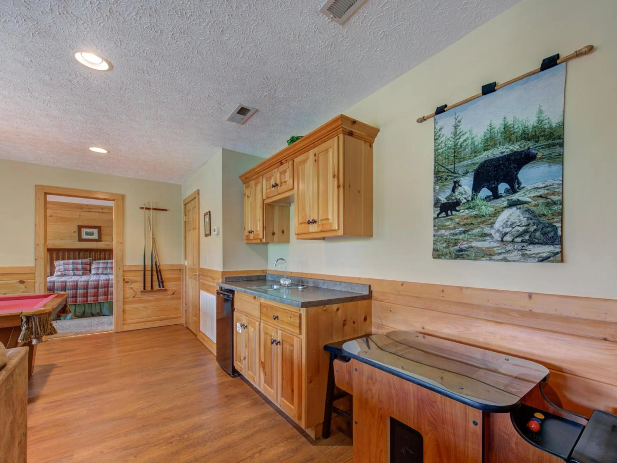 Kitchen or kitchenette in Eagles Point Lodge