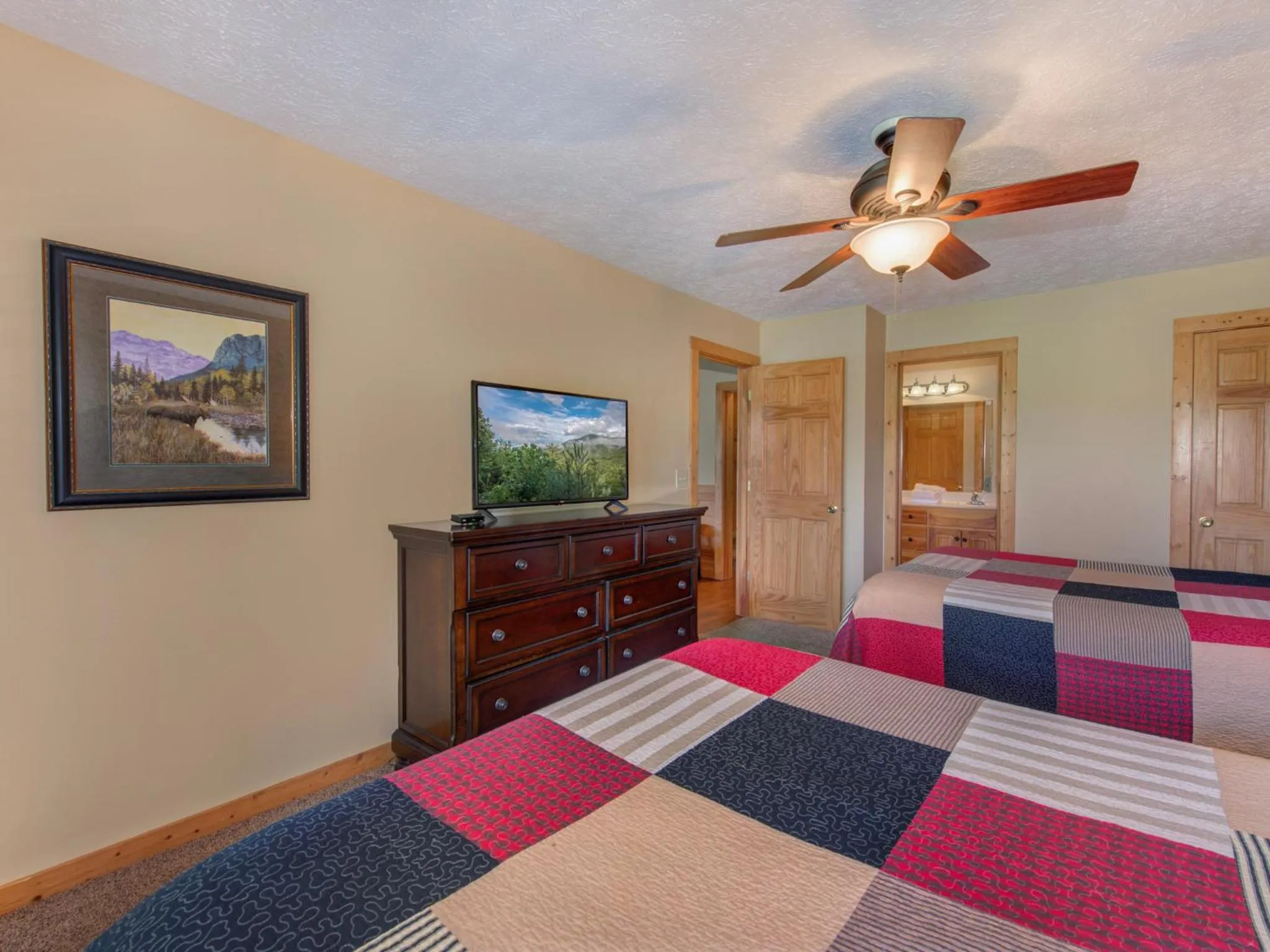 Bedroom, Bed in Eagles Point Lodge