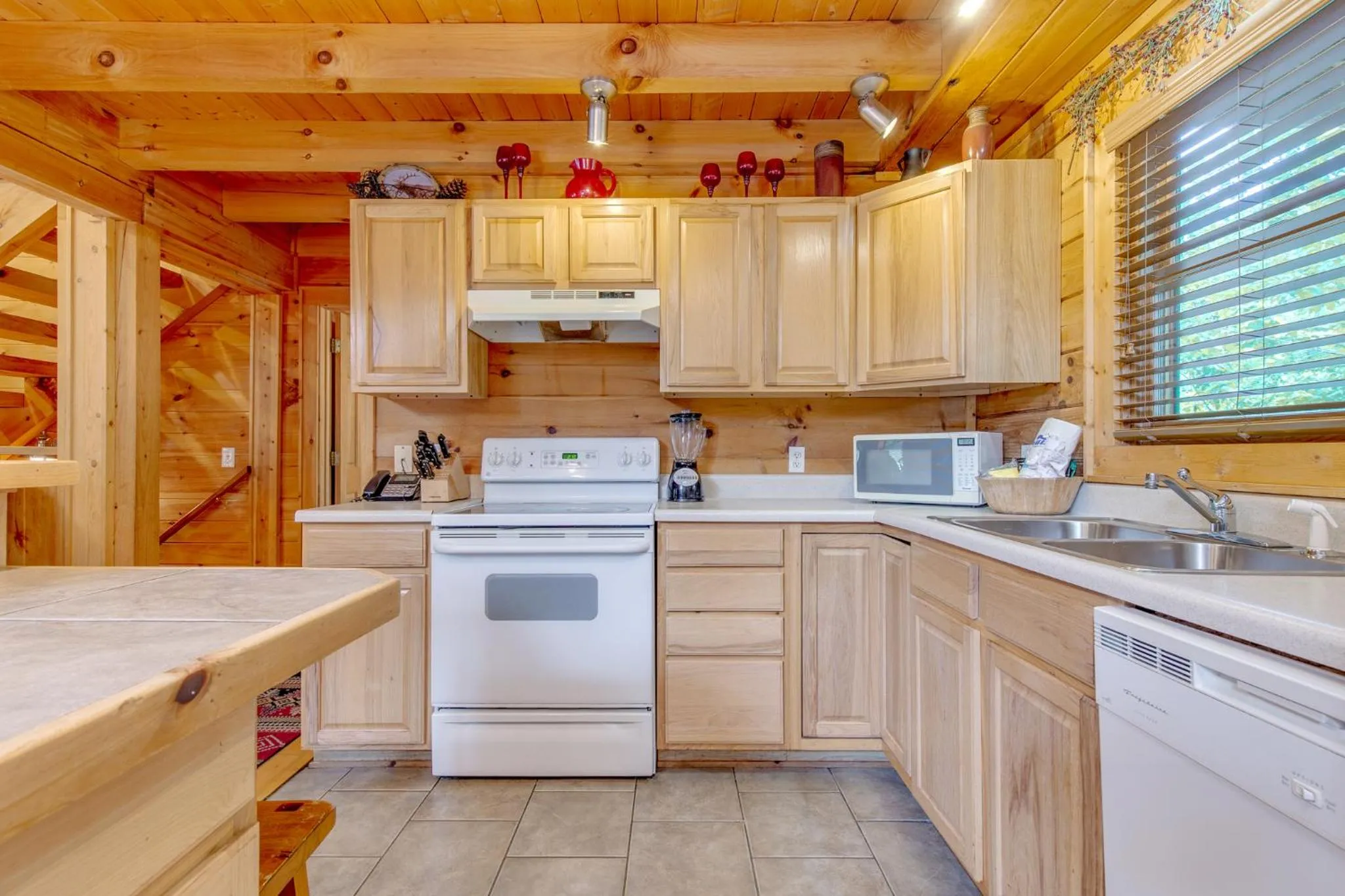 Kitchen or kitchenette in Gentle Bens Den