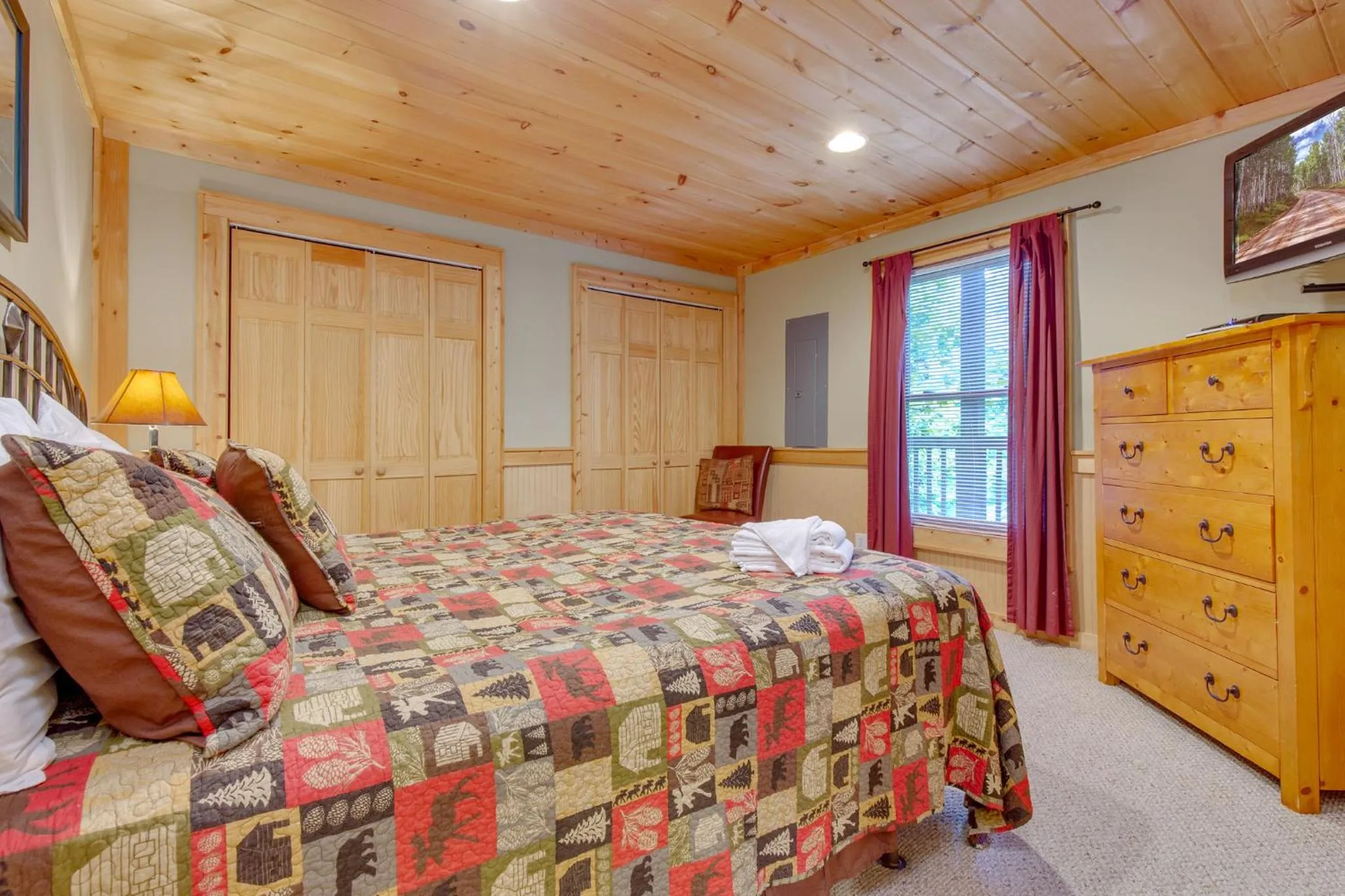 Bedroom, Bed in Gentle Bens Den