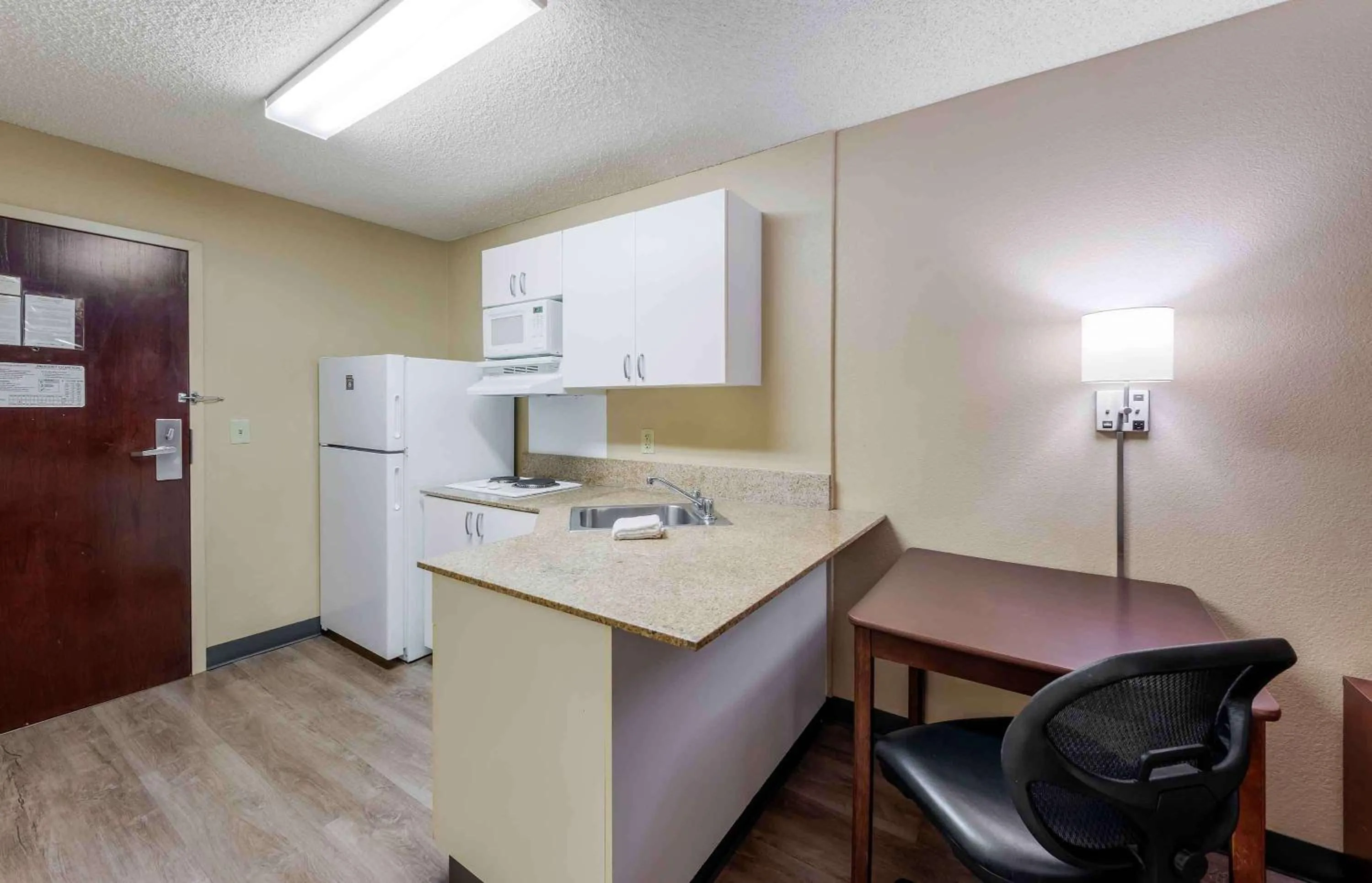 Kitchen or kitchenette in Extended Suites - Orange County - Anaheim Hills