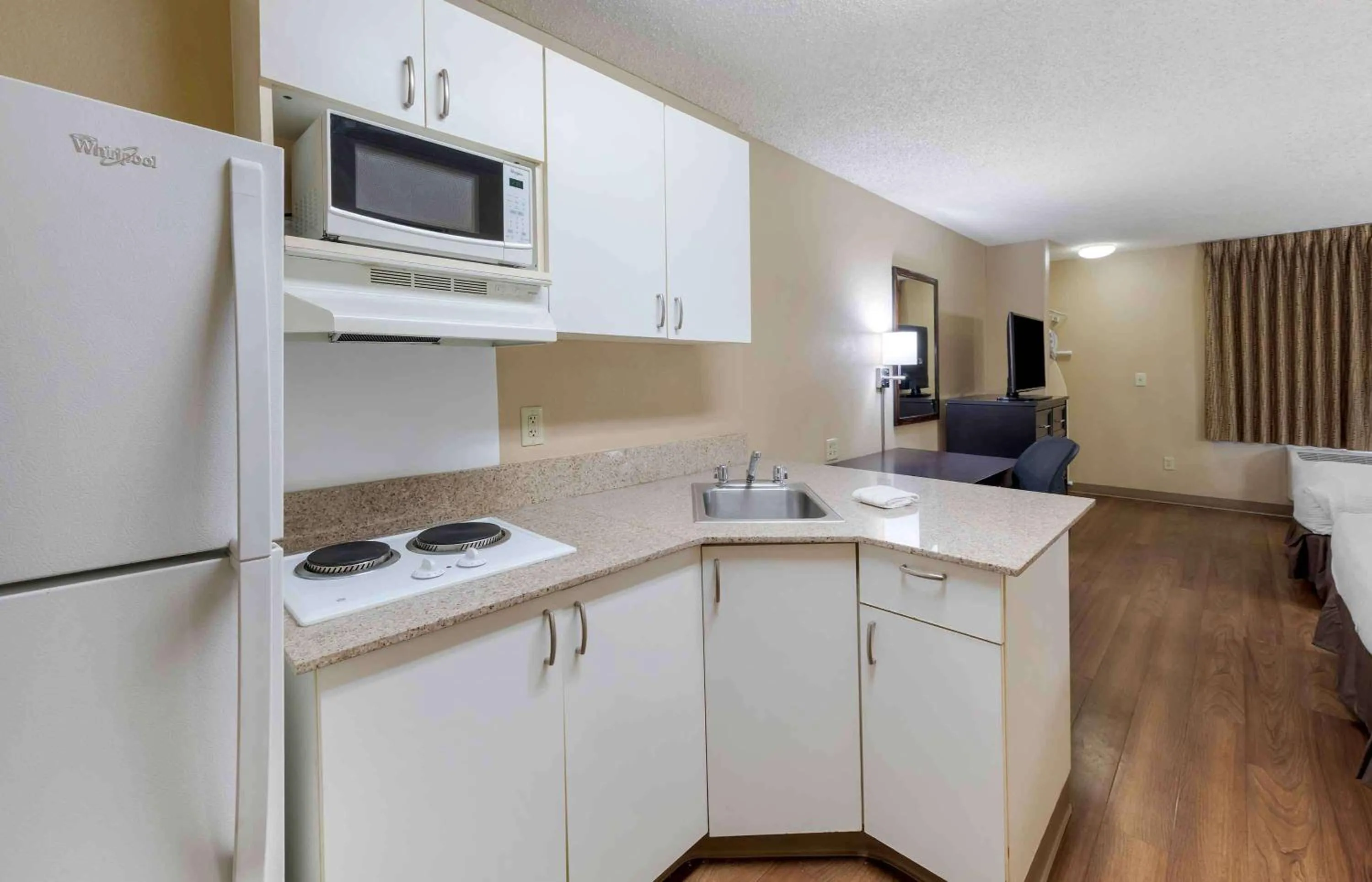 Kitchen or kitchenette in Extended Suites - Orange County - Anaheim Hills
