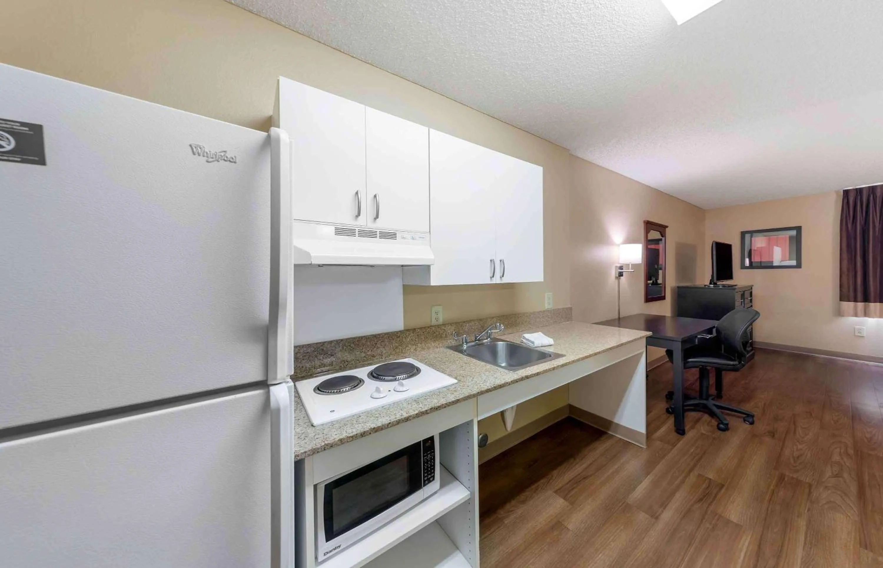 Kitchen or kitchenette in Extended Suites - Orange County - Anaheim Hills
