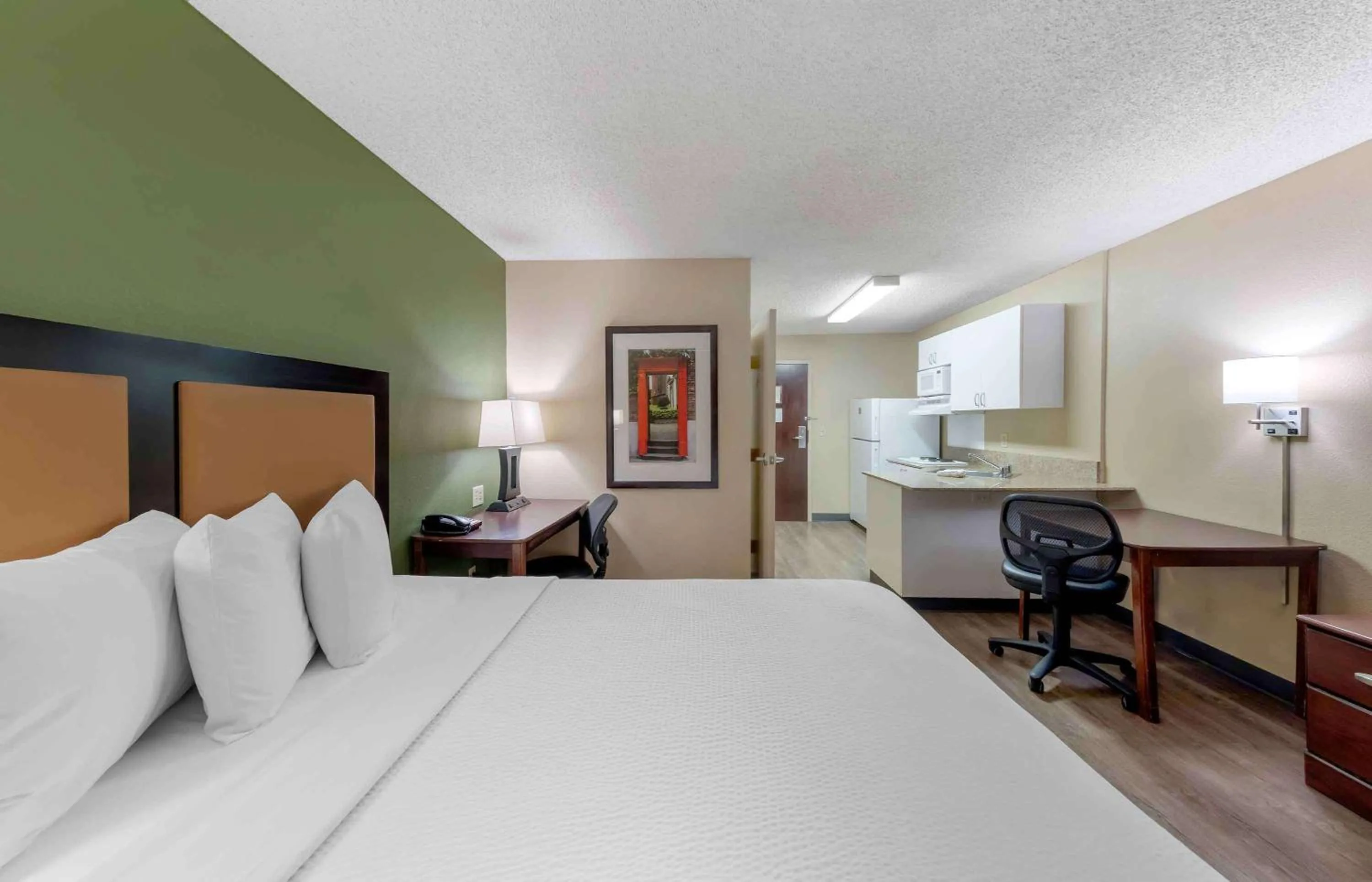 Bedroom in Extended Suites - Orange County - Anaheim Hills