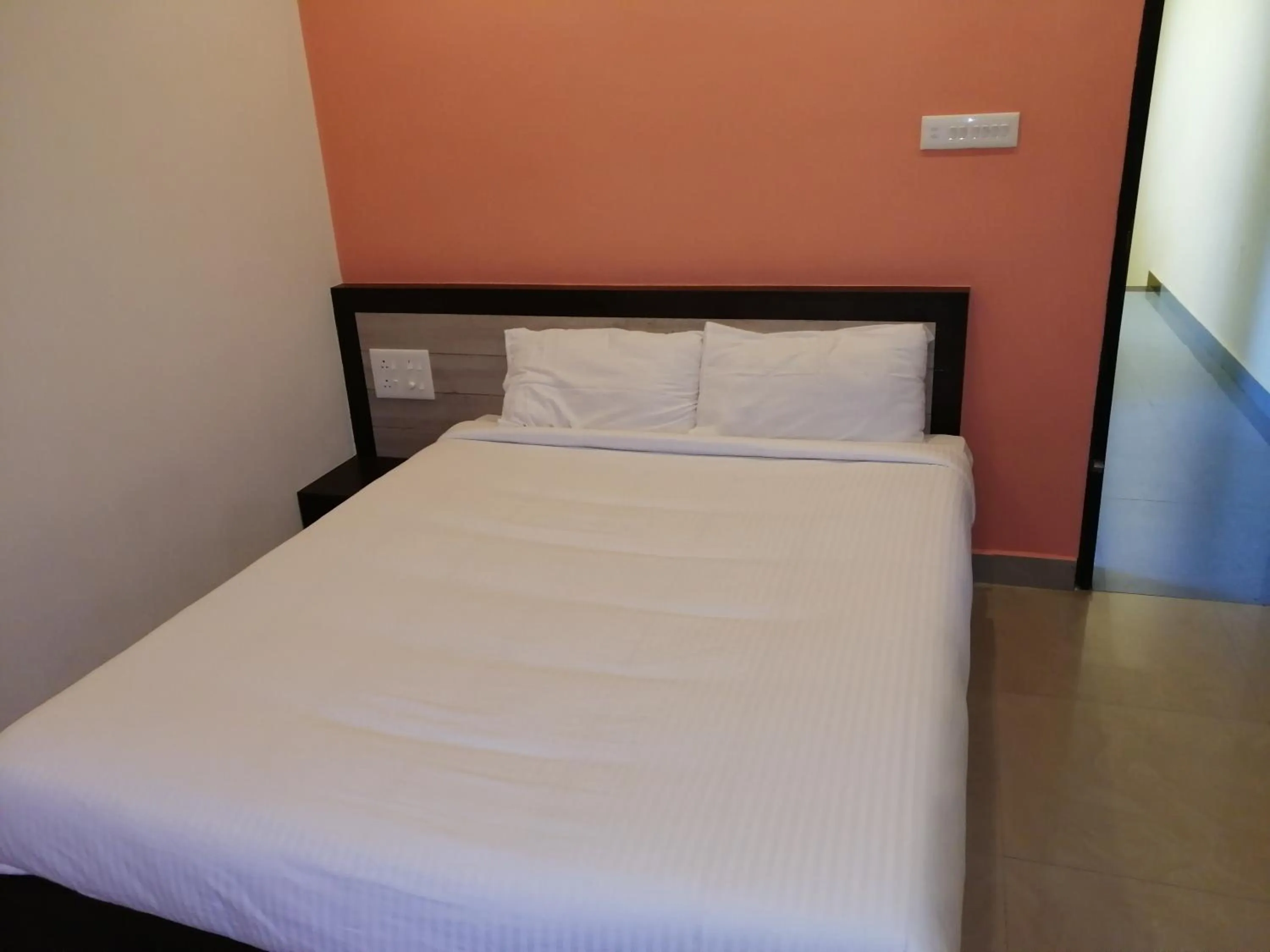 Bedroom, Bed in The Orchid Suites