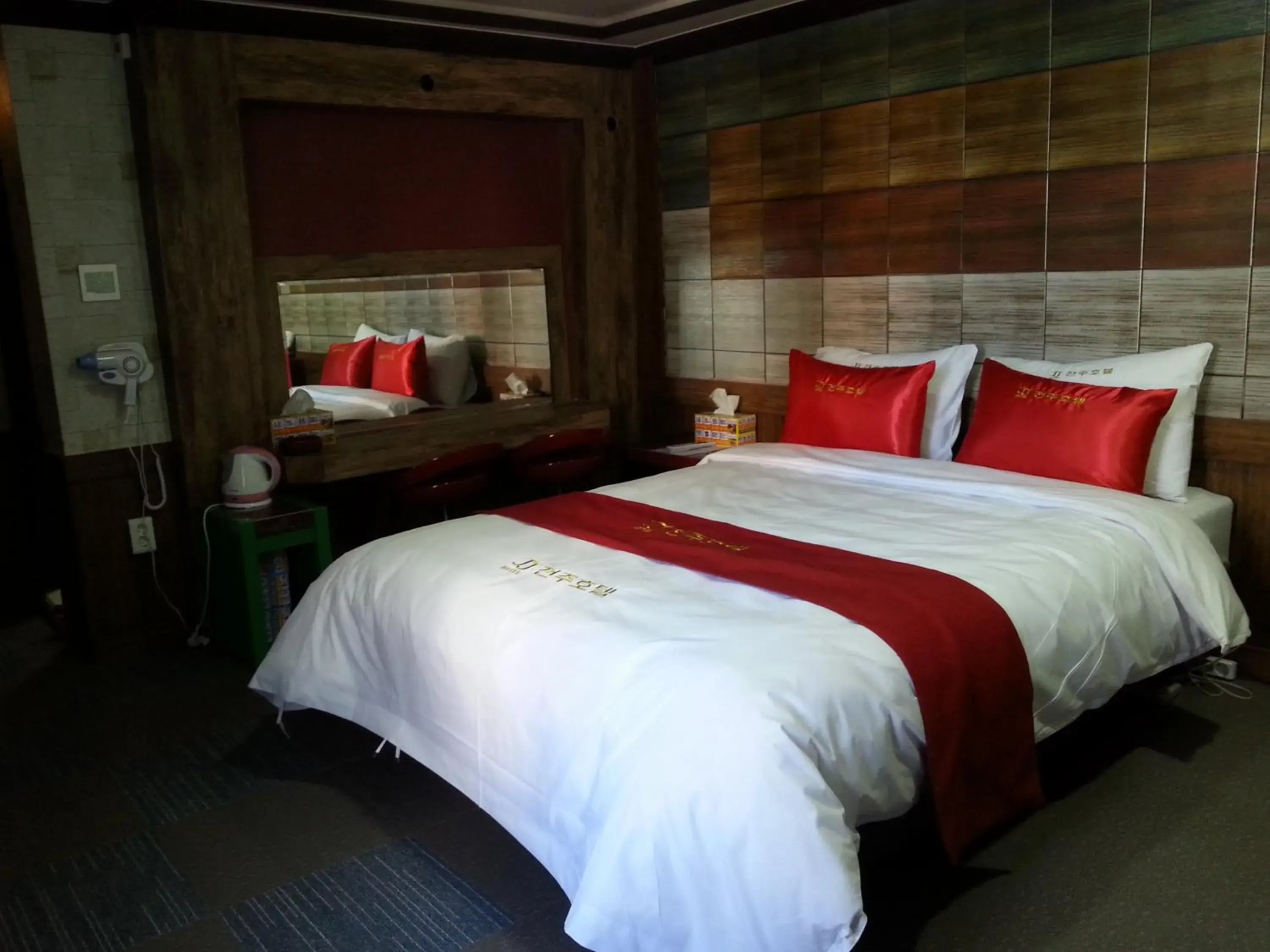 Double Room with Private Bathroom in Jeonju Hotel Double Room with Private Bathroom in Jeonju Hotel