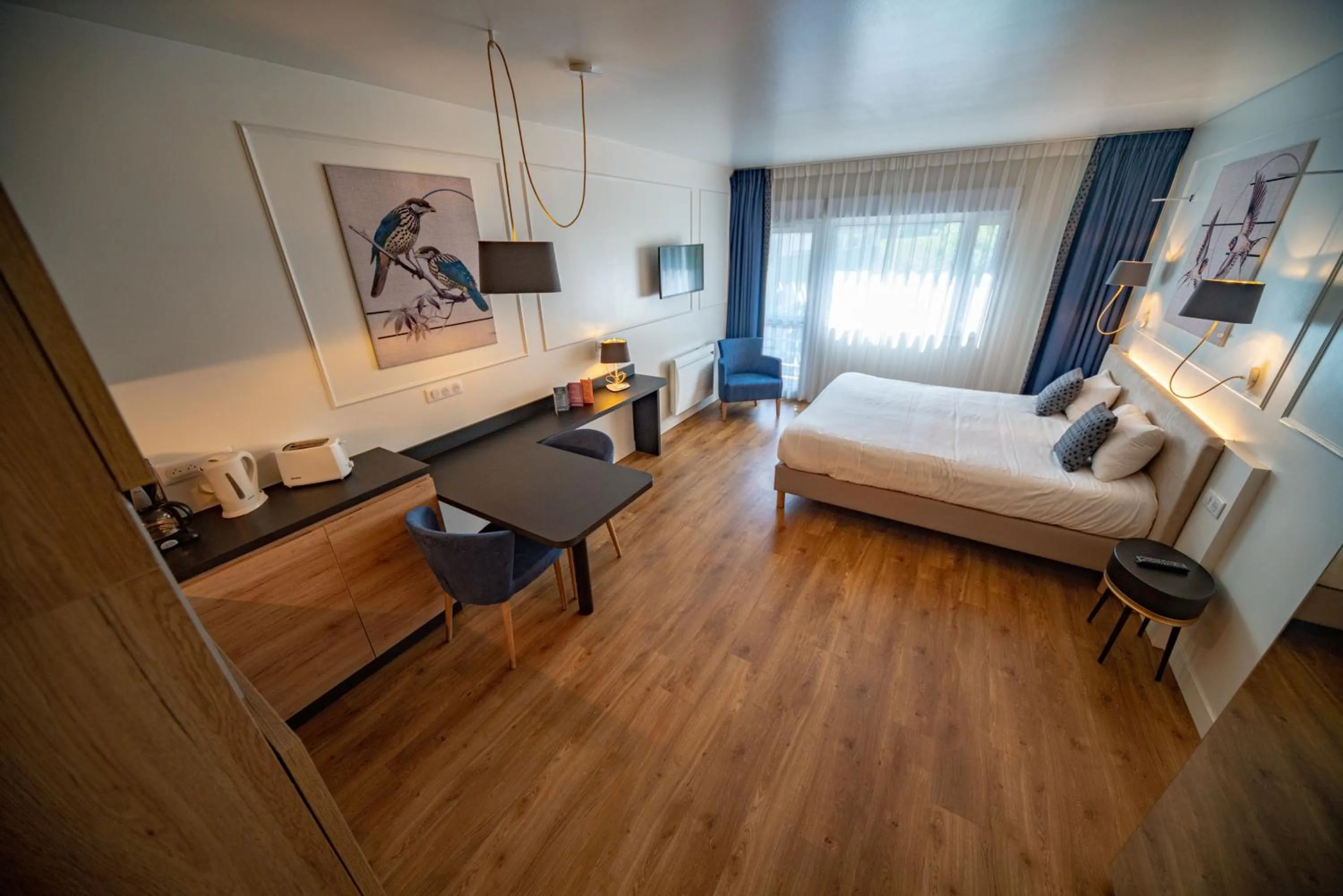 Property building, Bed in RESIDENCE Rive Droite