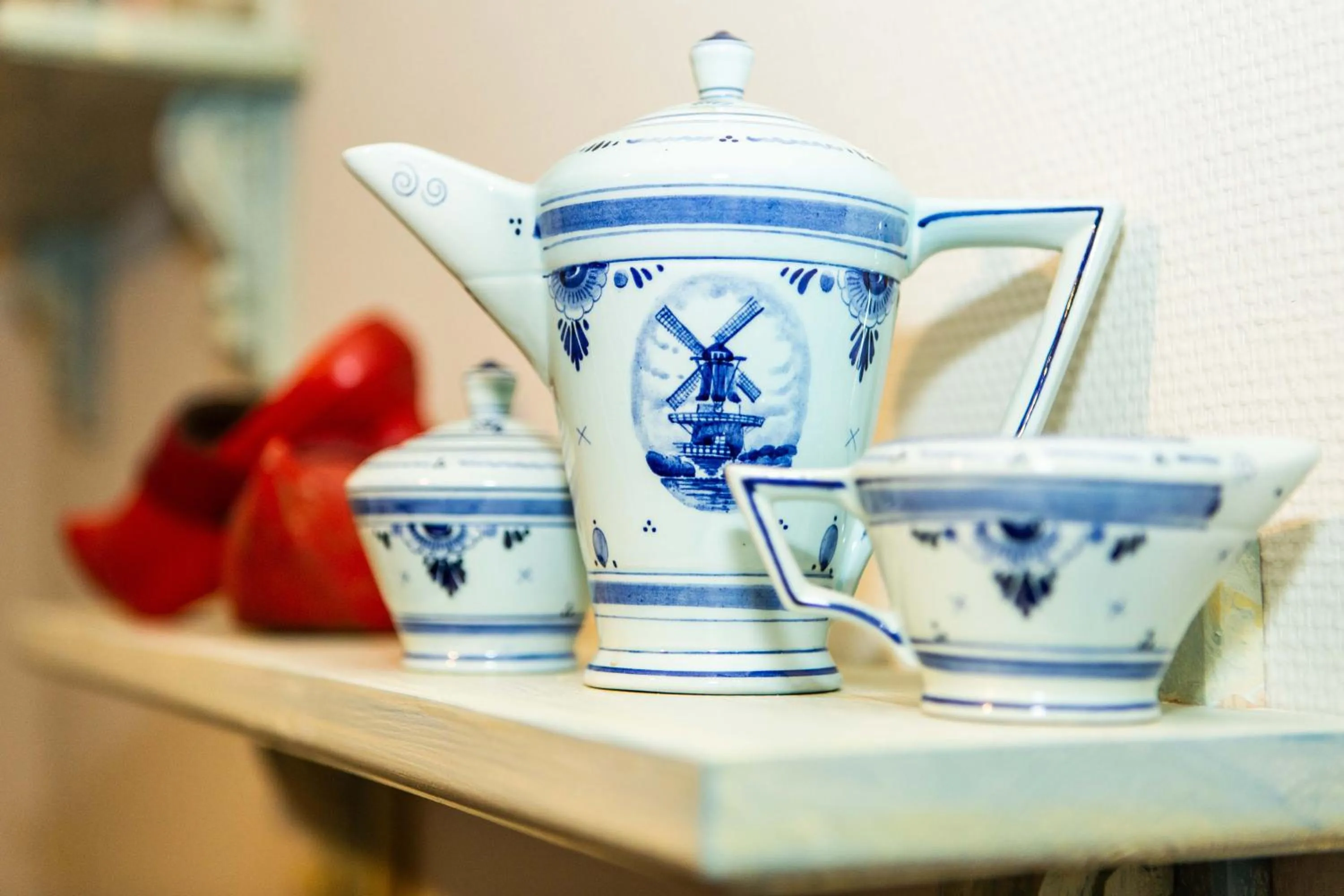 Communal kitchen in Bed and Breakfast De Pepersteeg