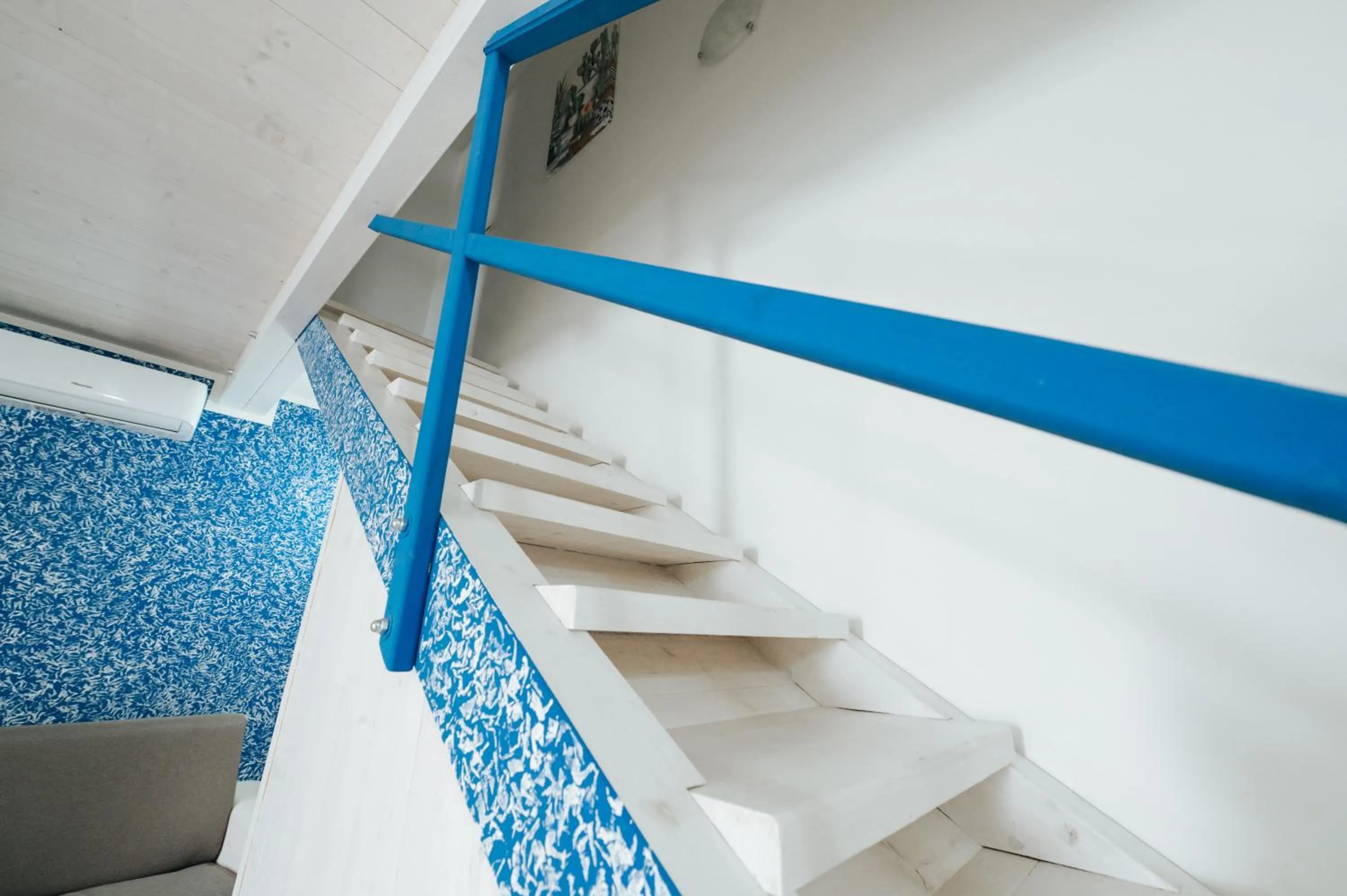 Photo of the whole room in Gioema