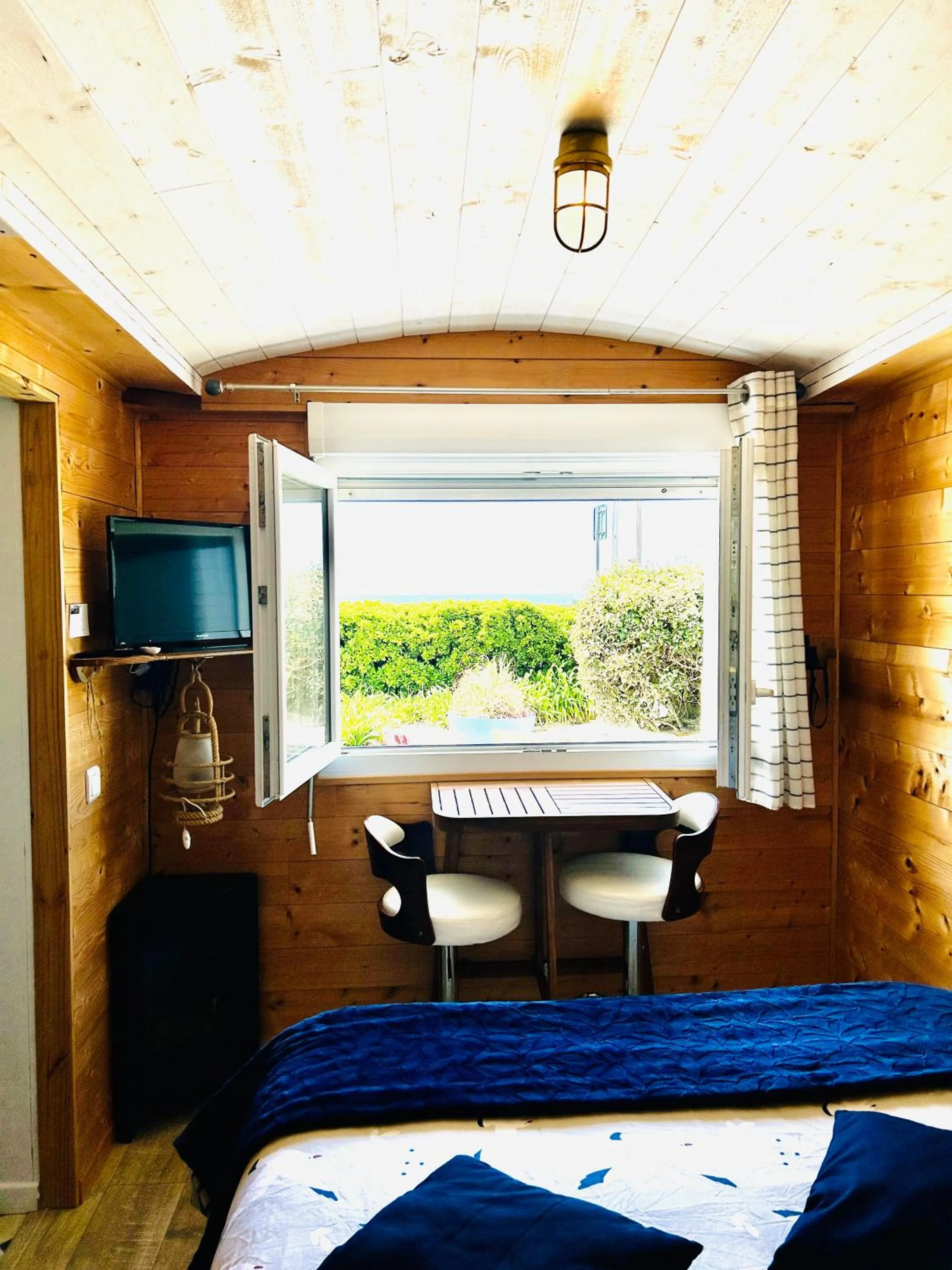 Bed in "La Cabine" atypique, vue mer à la VILLA PLEIN VENT
