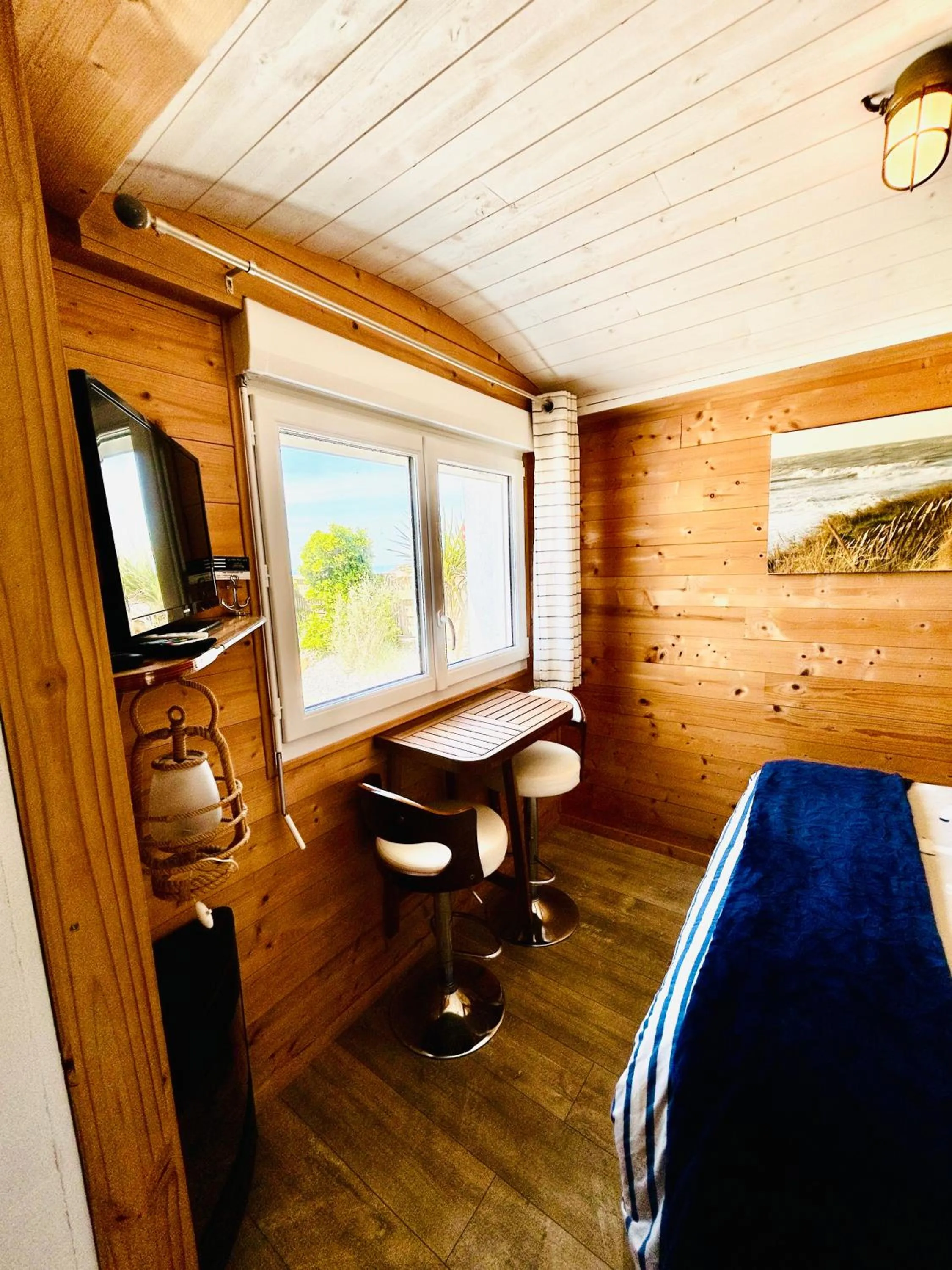 Bed in "La Cabine" atypique, vue mer à la VILLA PLEIN VENT