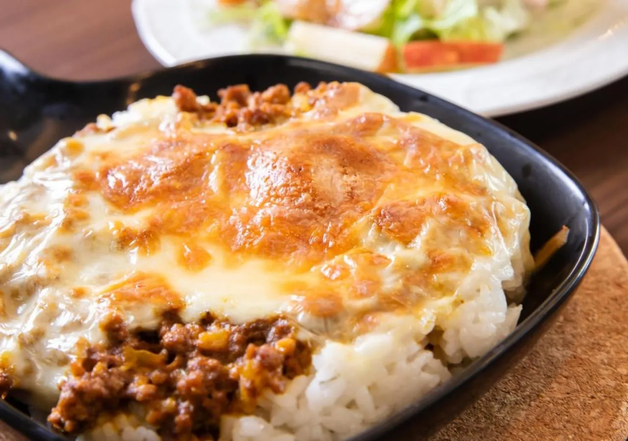 Food close-up in HOTORI no HOTEL BAN