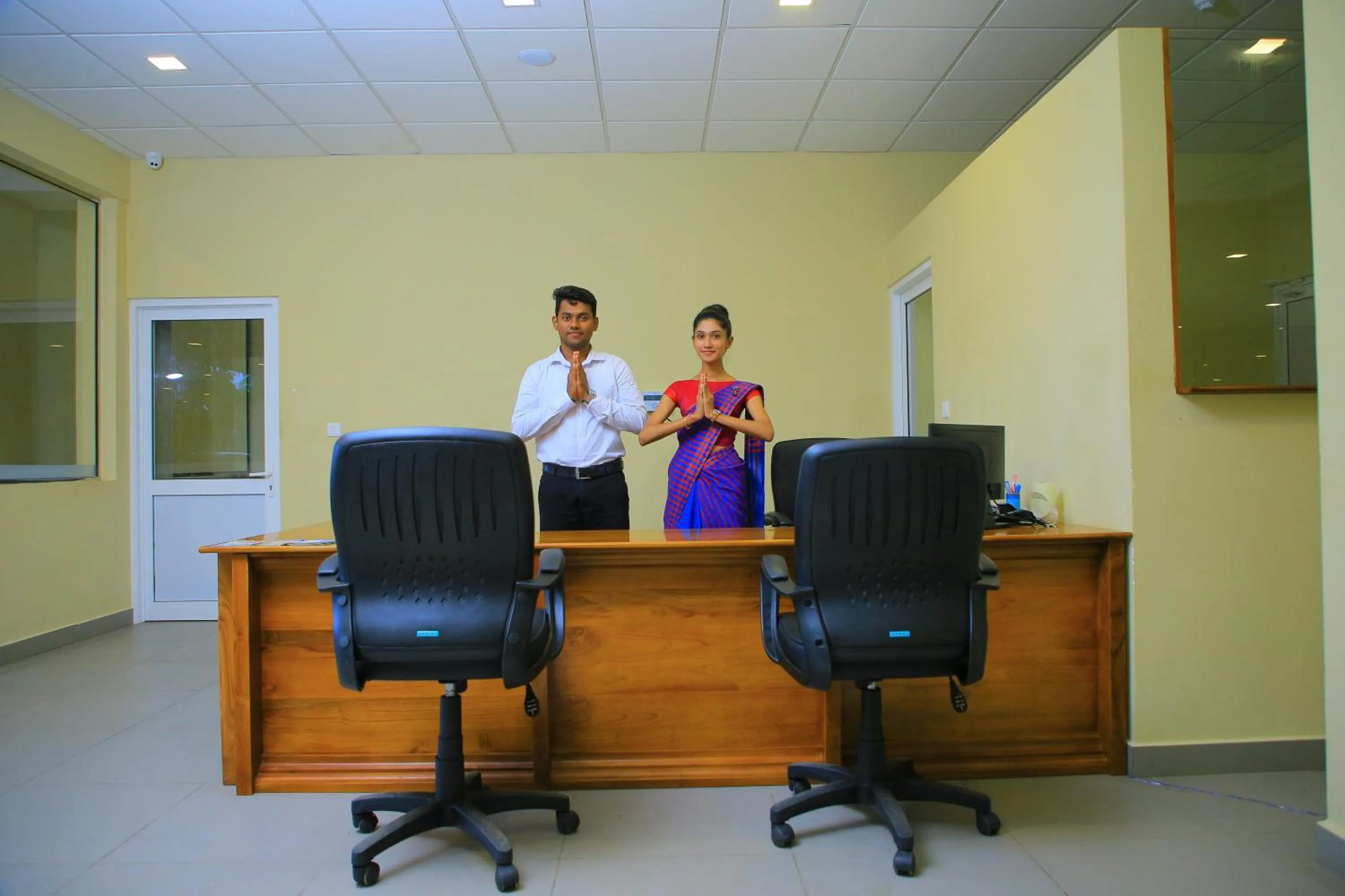 People in Hotel Refresh Blue