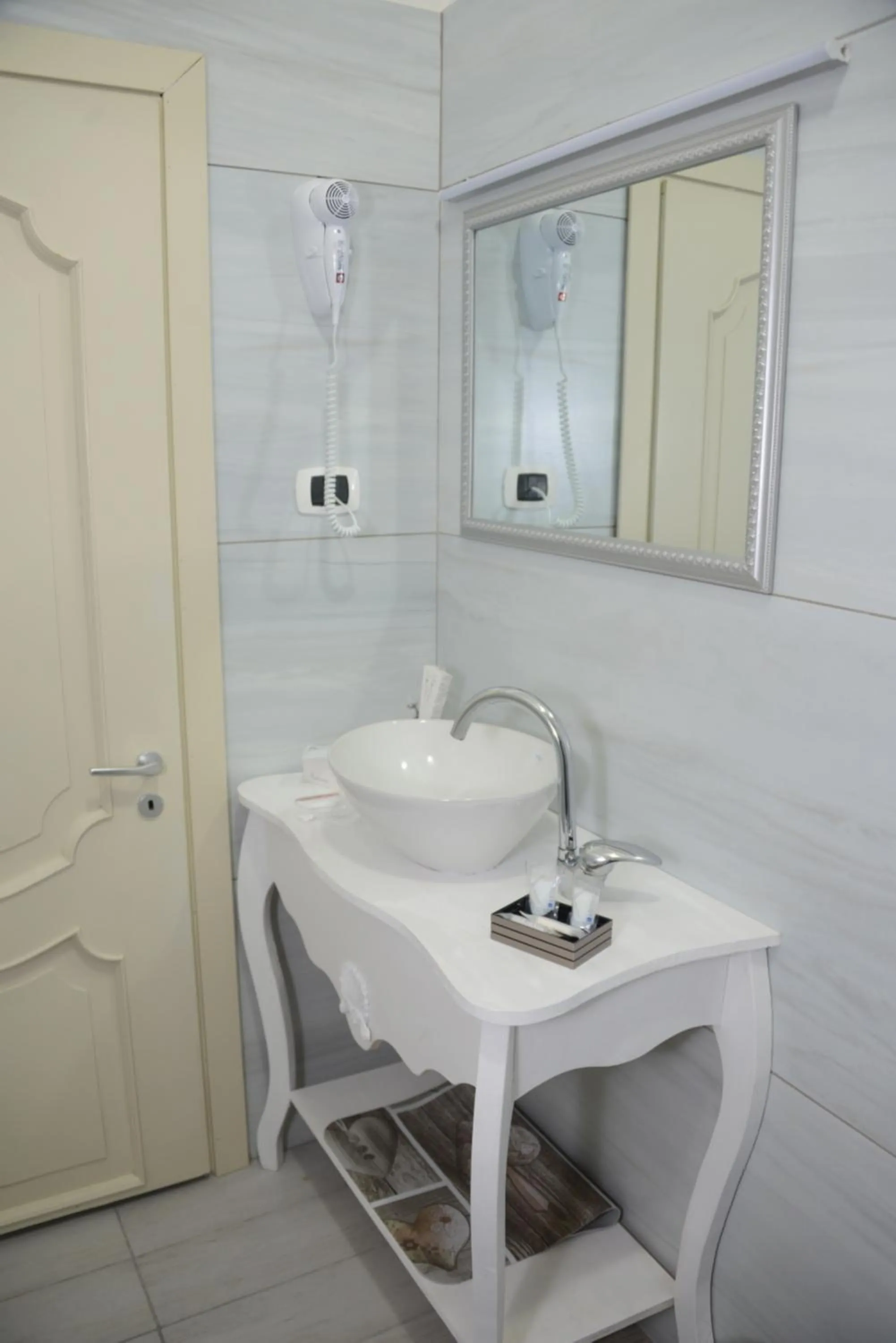 Bathroom in L’Aurora B&B