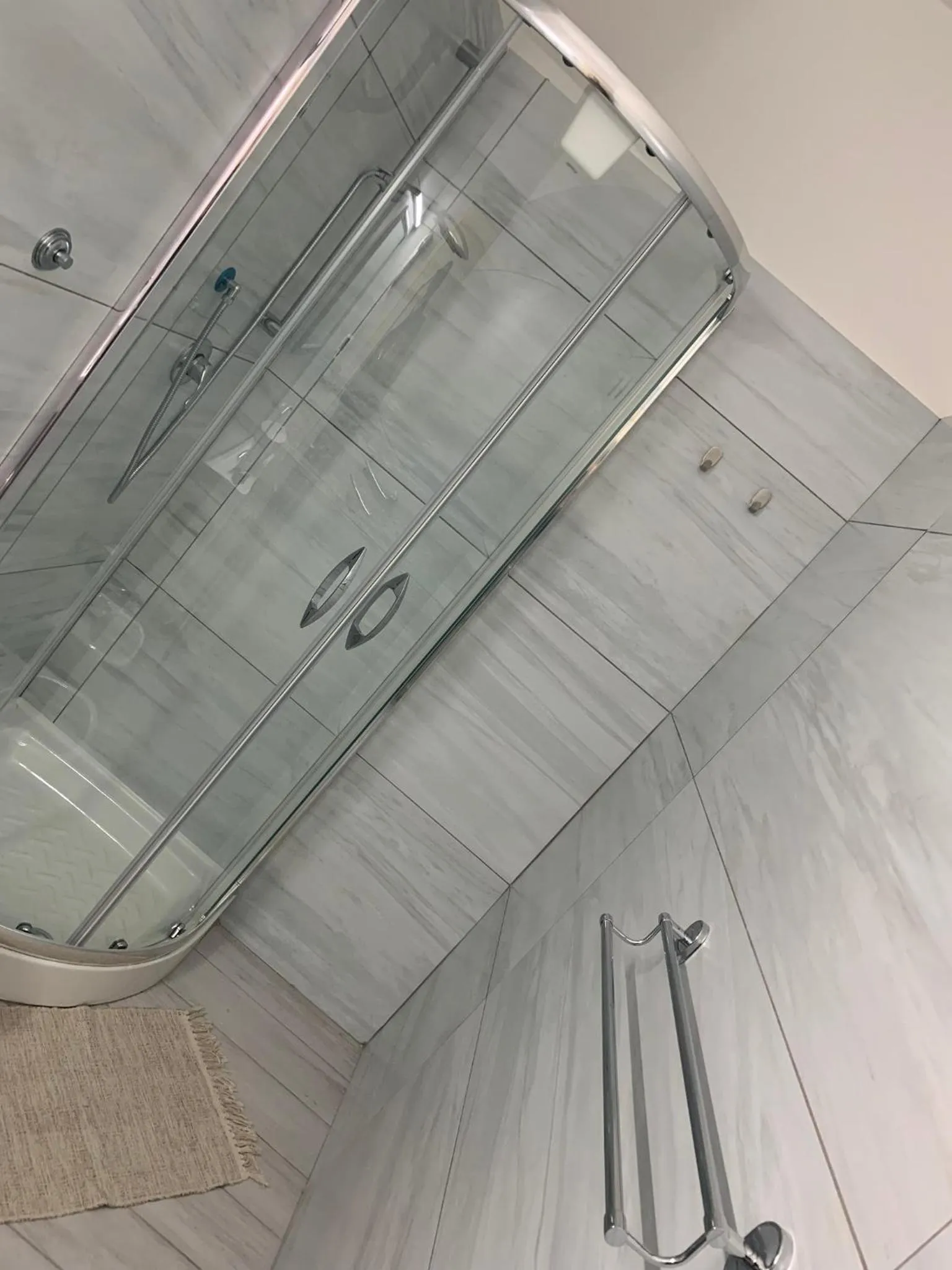 Shower in L’Aurora B&B