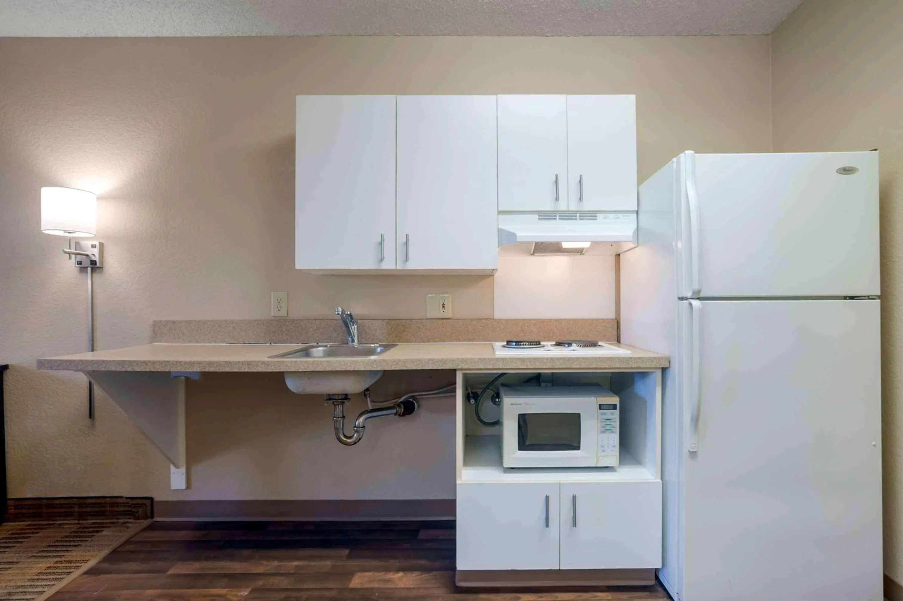 Kitchen or kitchenette in Extended Stay America Suites - Orange County - Lake Forest