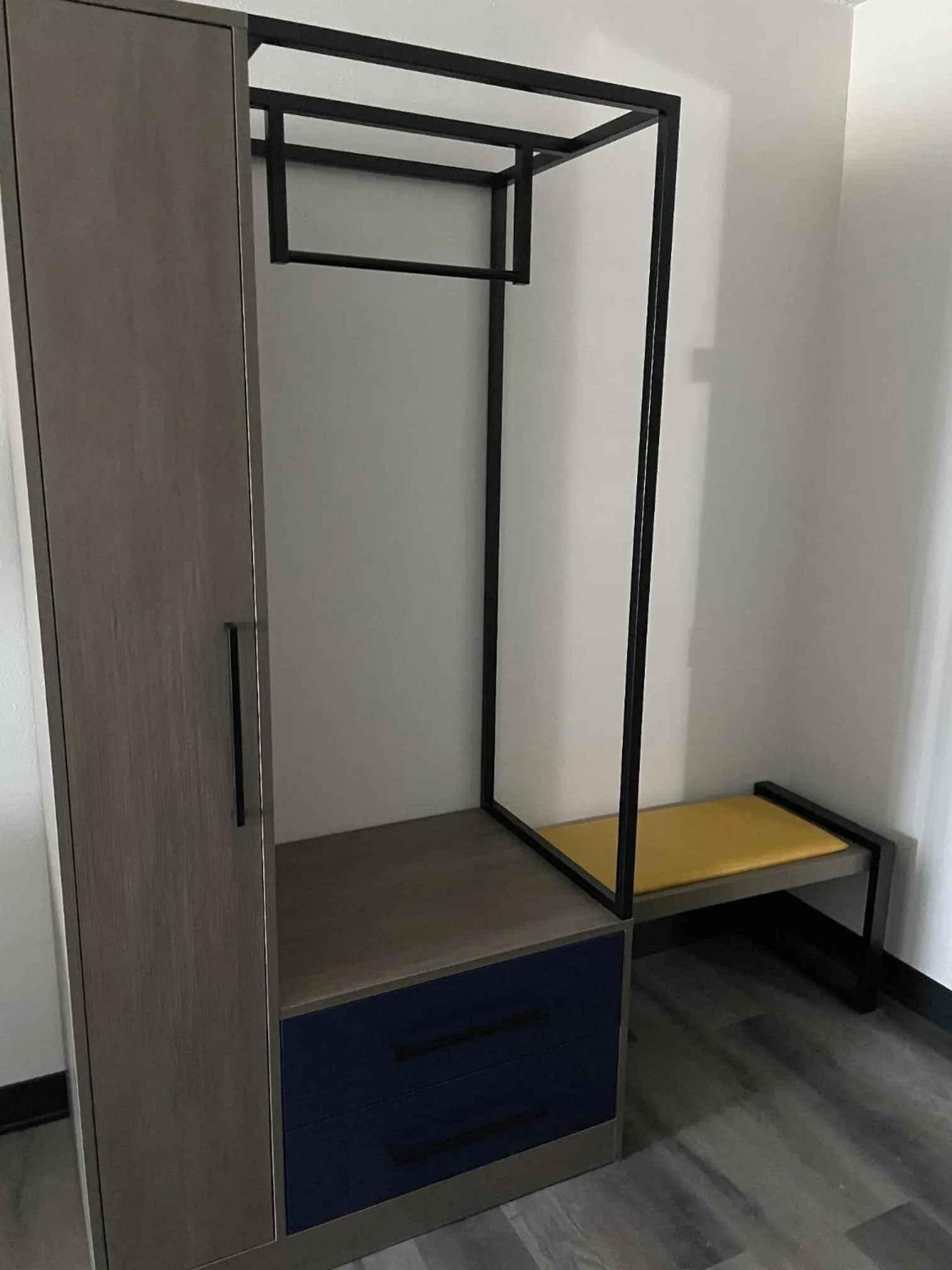 Bedroom in Dakota Inn