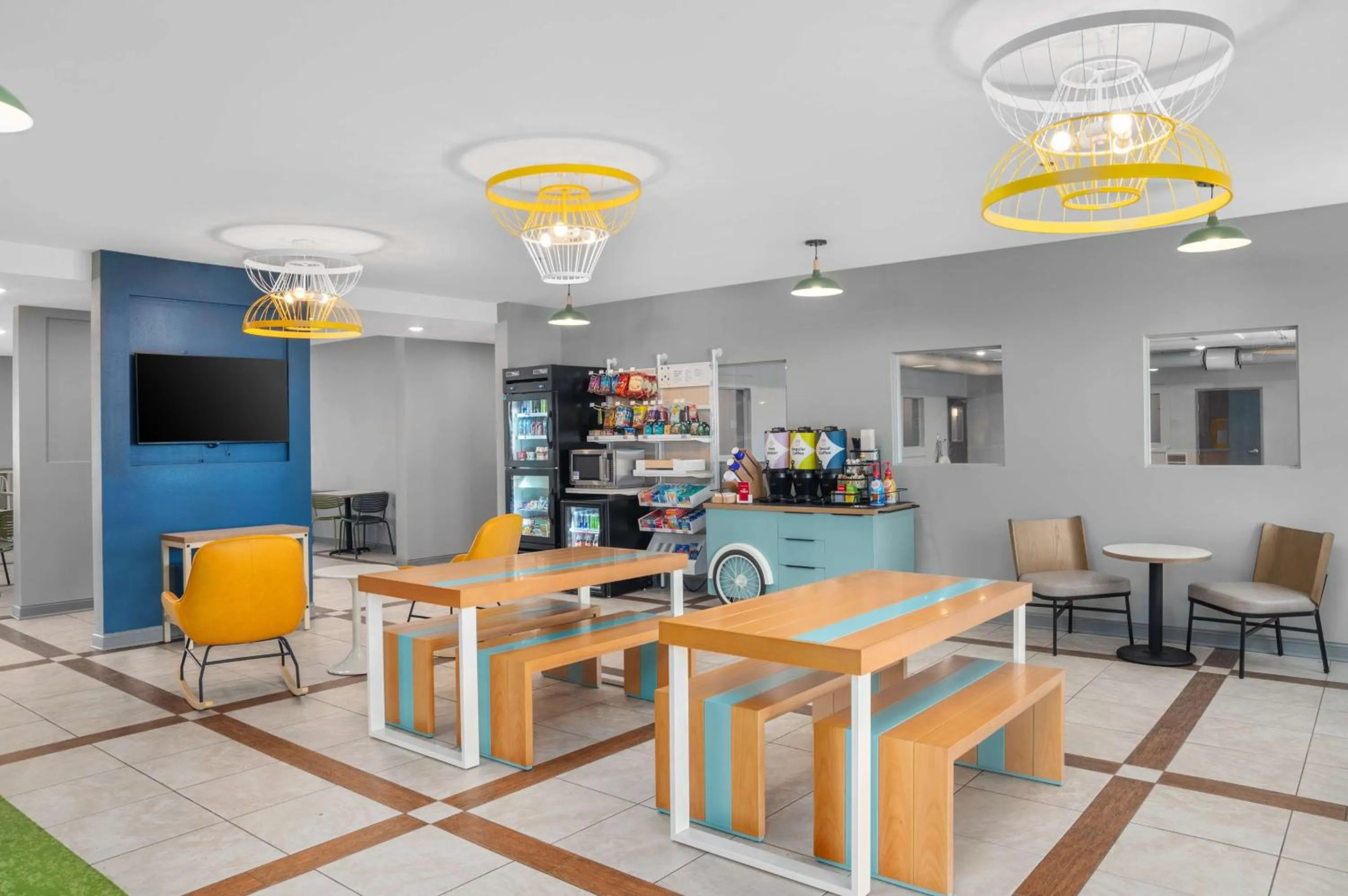 Lobby or reception in Spark by Hilton Minot