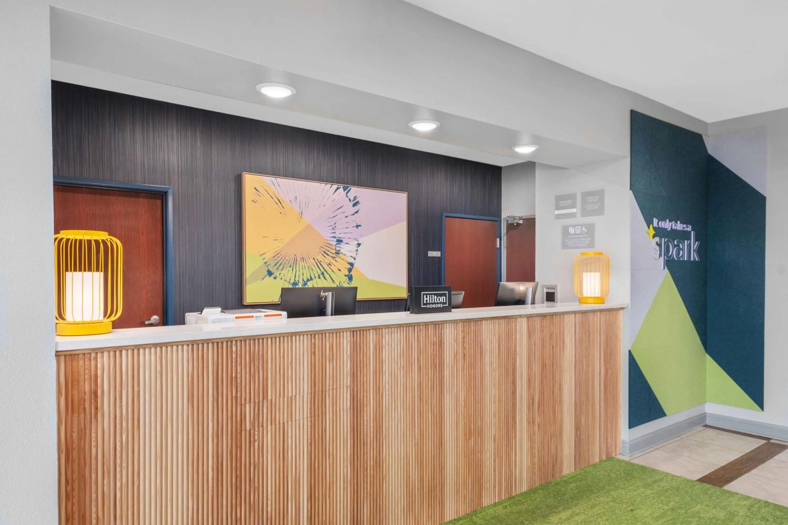 Lobby or reception in Spark by Hilton Minot