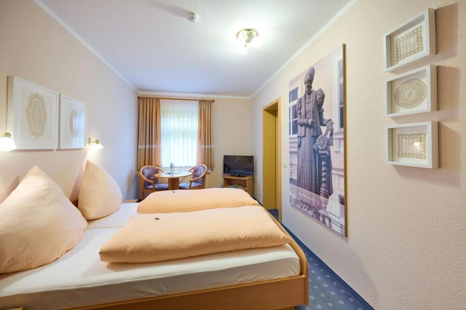 Photo of the whole room, Bed in Hotel Vierenstraße