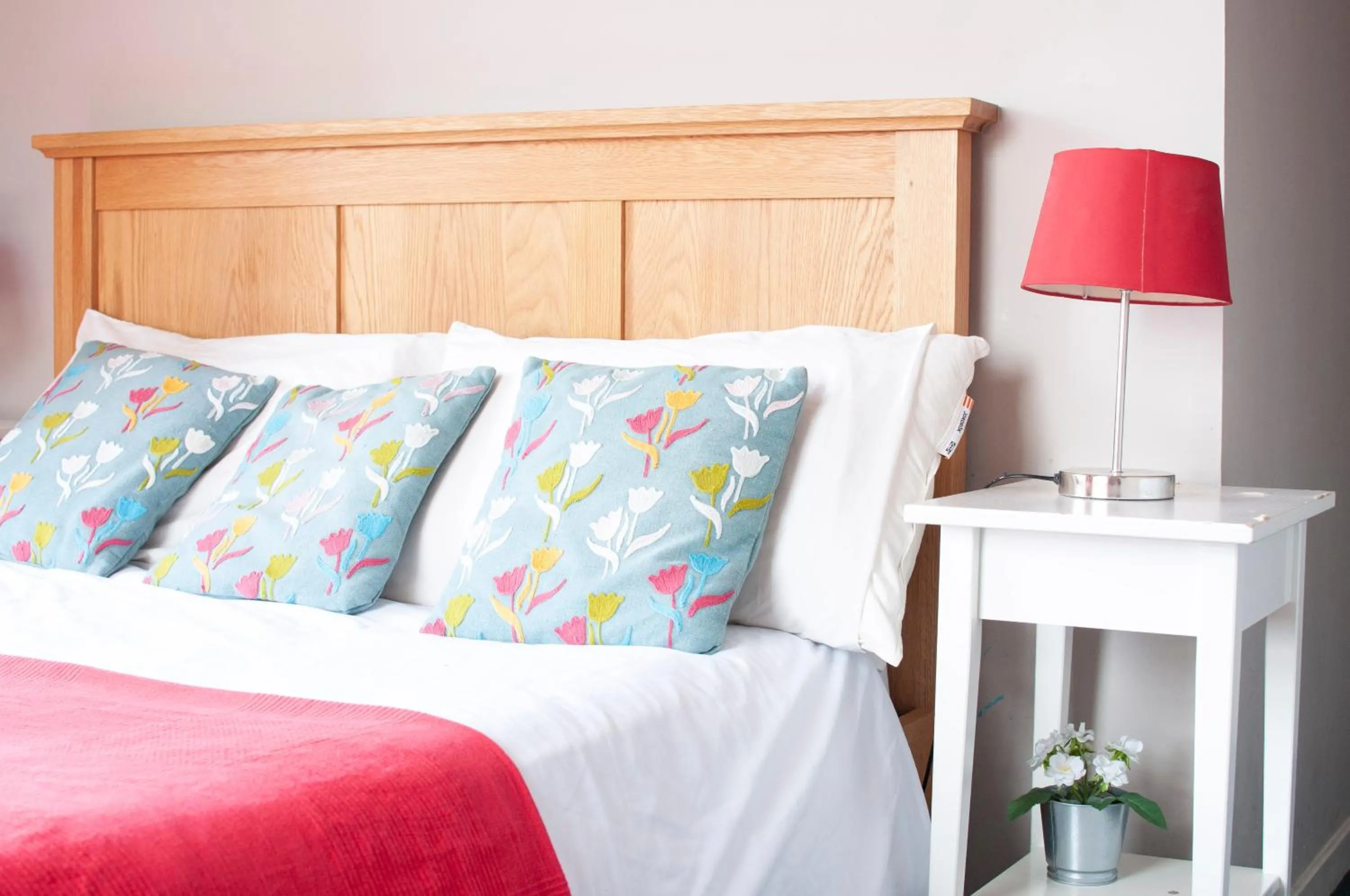 Bed in William Wallace Hotel