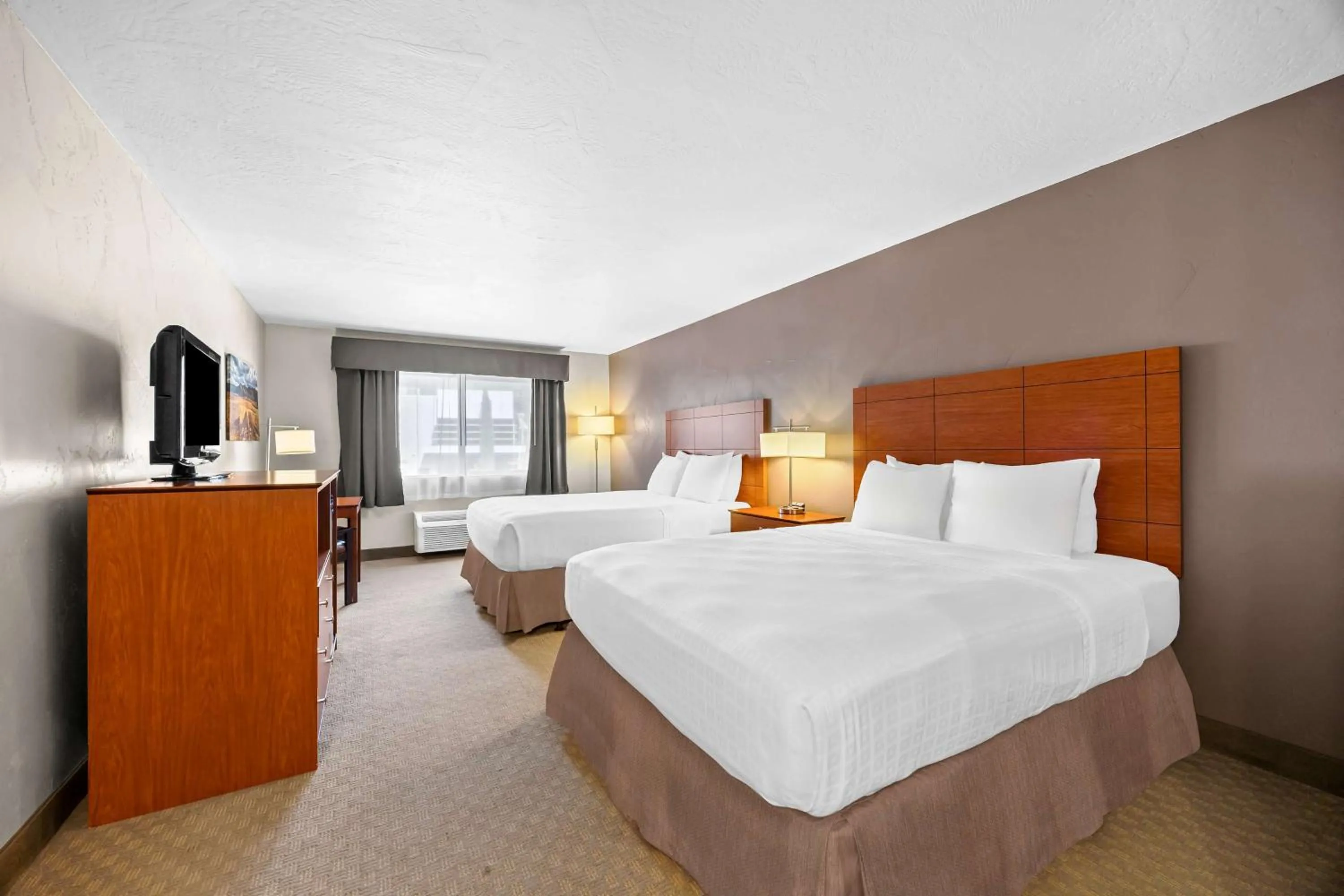 Bedroom, Bed in Best Western Inn at the Rogue