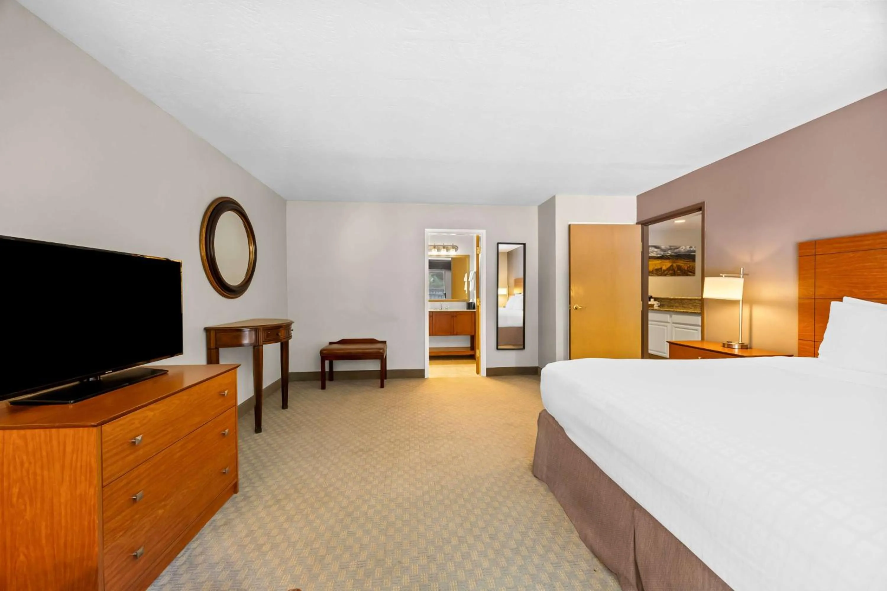 Bedroom, Bed in Best Western Inn at the Rogue