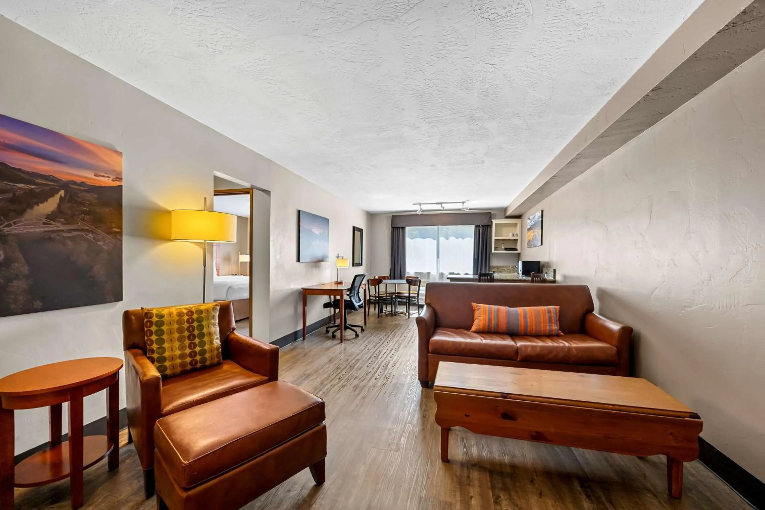 Bedroom in Best Western Inn at the Rogue