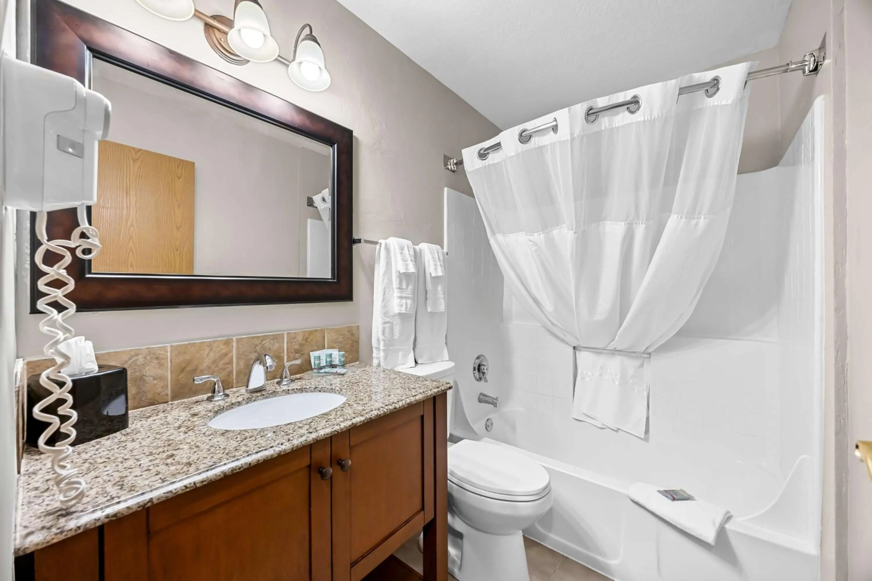 Bathroom in Best Western Inn at the Rogue