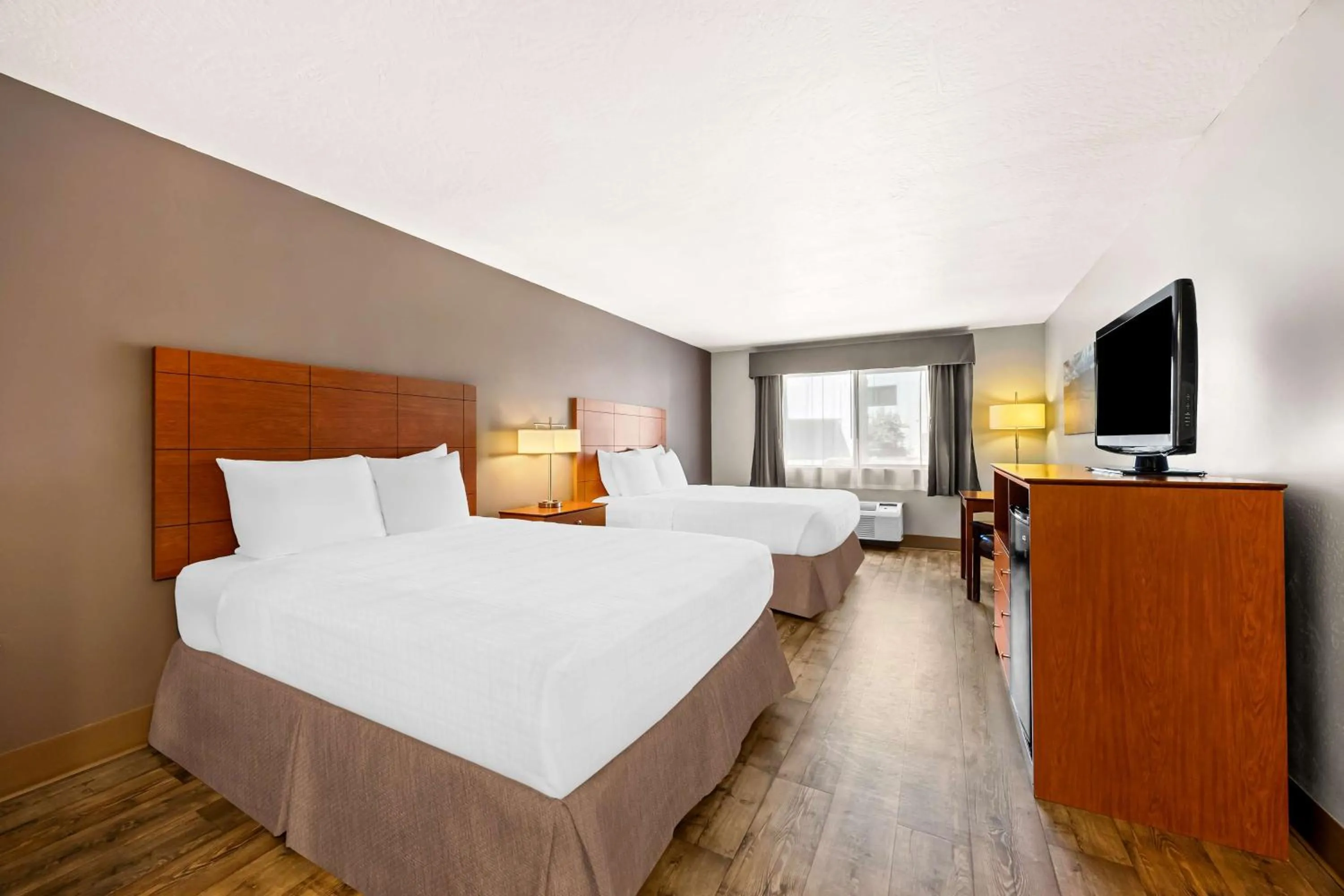 Bedroom, Bed in Best Western Inn at the Rogue