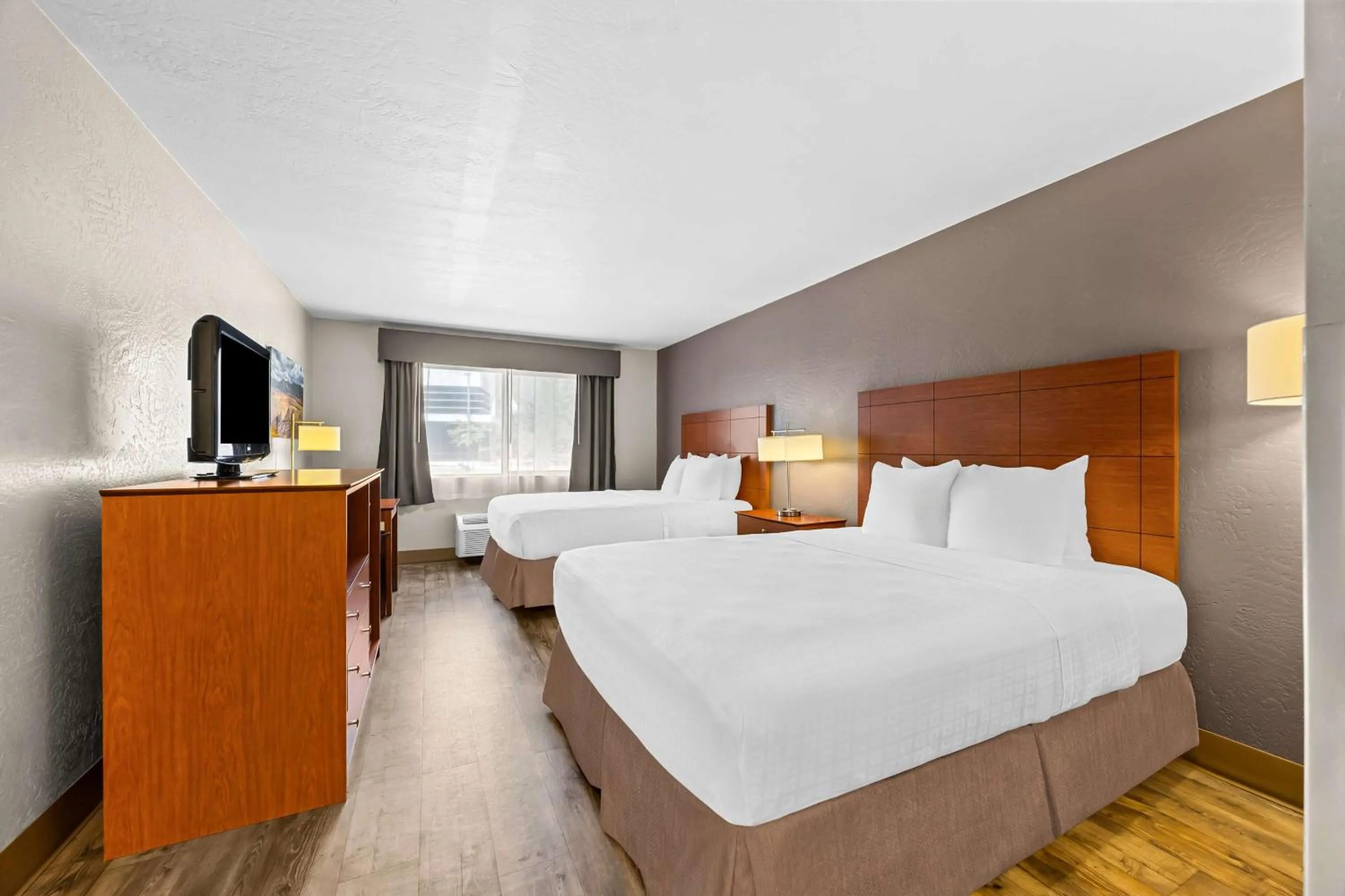 Bedroom, Bed in Best Western Inn at the Rogue