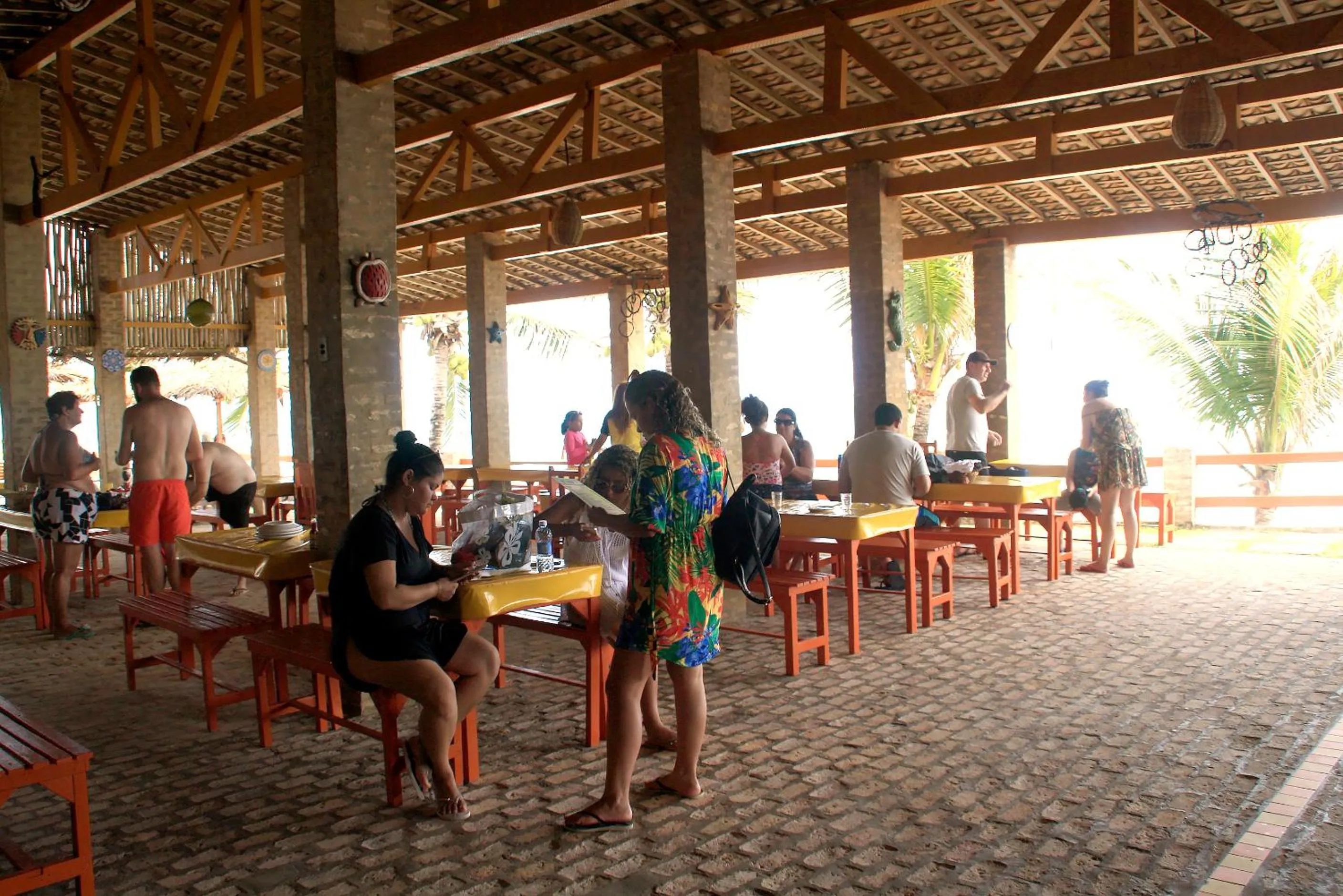 Restaurant/places to eat in Chalemar Hotel Pousada