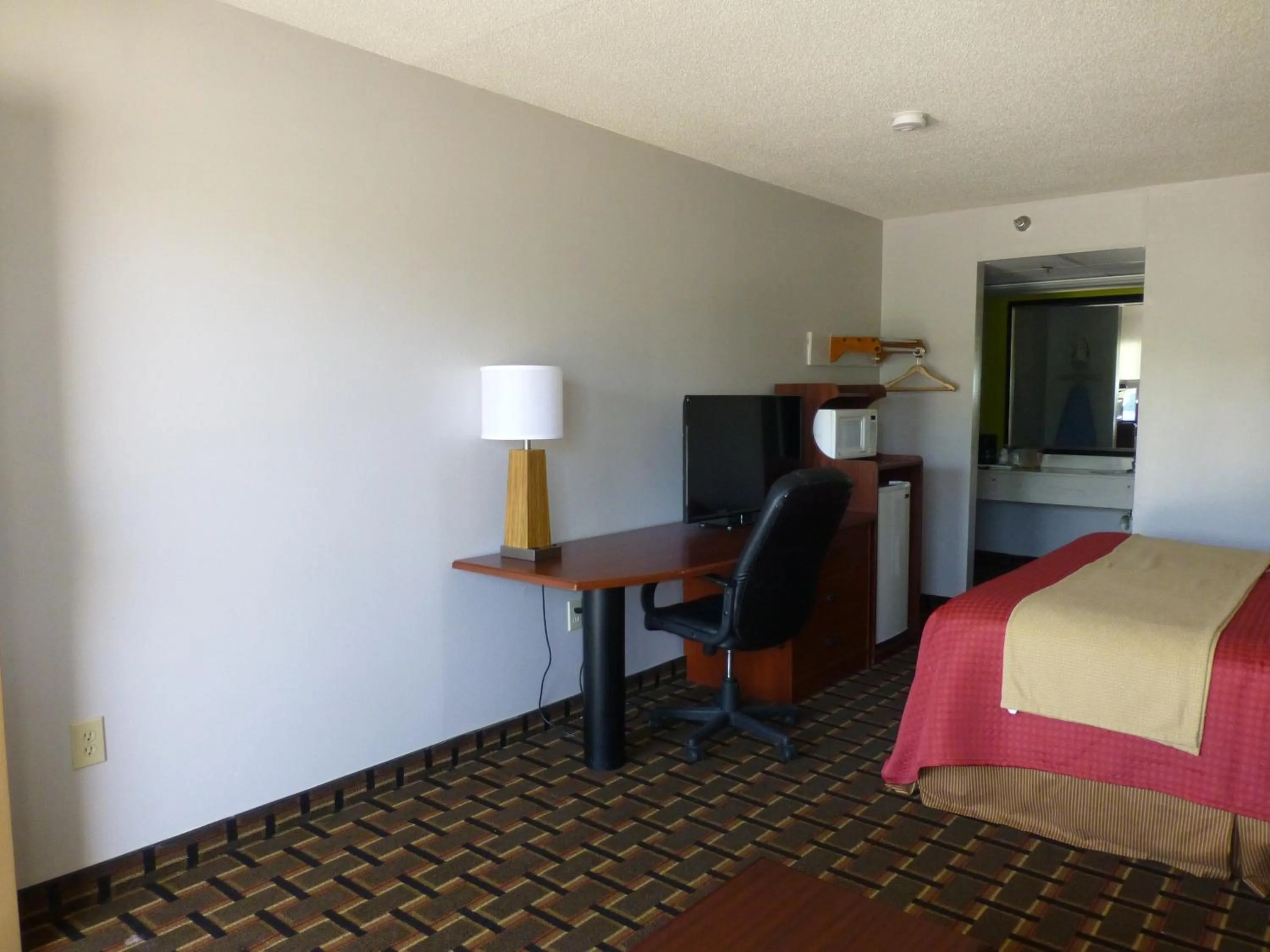 Bed in Coach Inn - Summerville